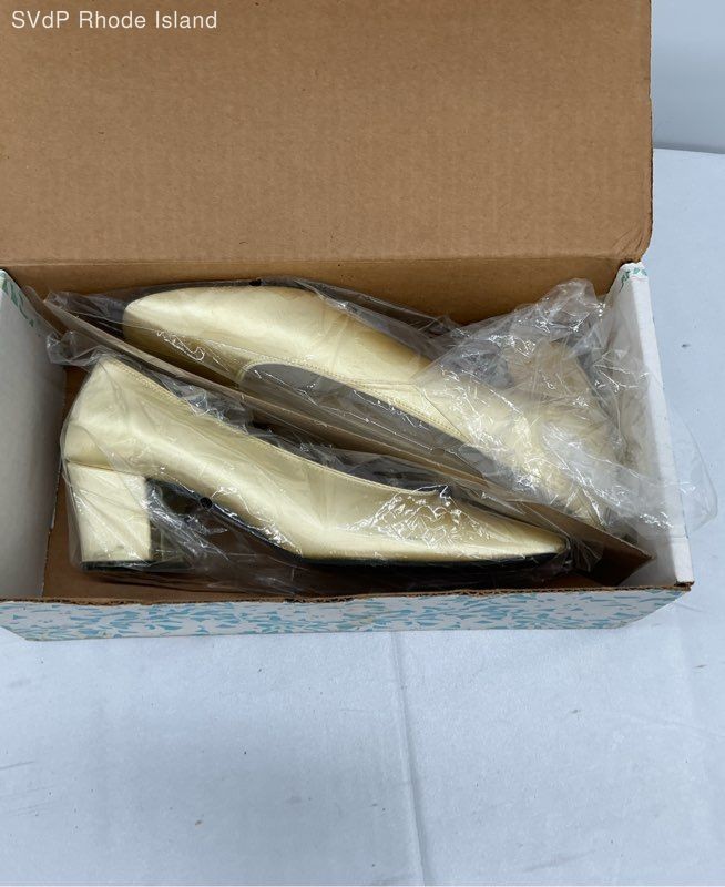 Dyeables Gold Dress Shoes Heels Women 7.5