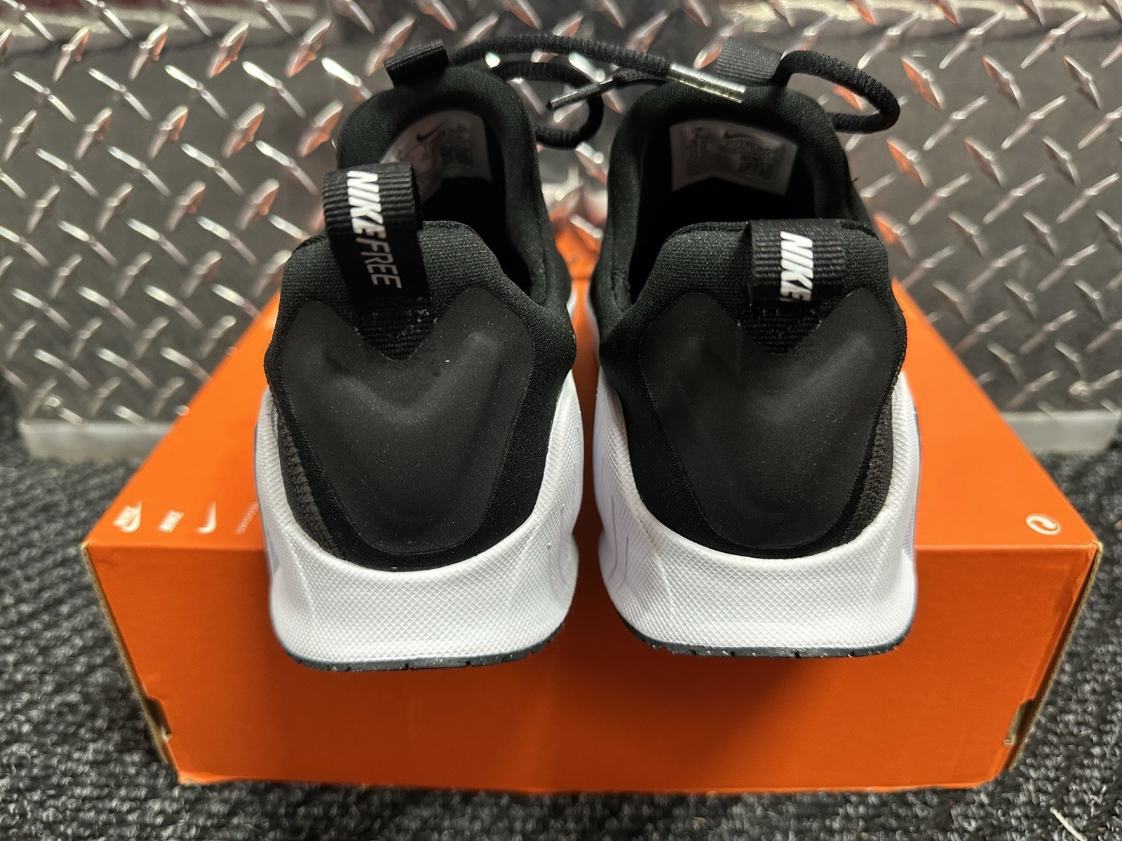 Size 9 – Nike Wmns Free Metcon 6 ‘Black White’ FJ7126-001