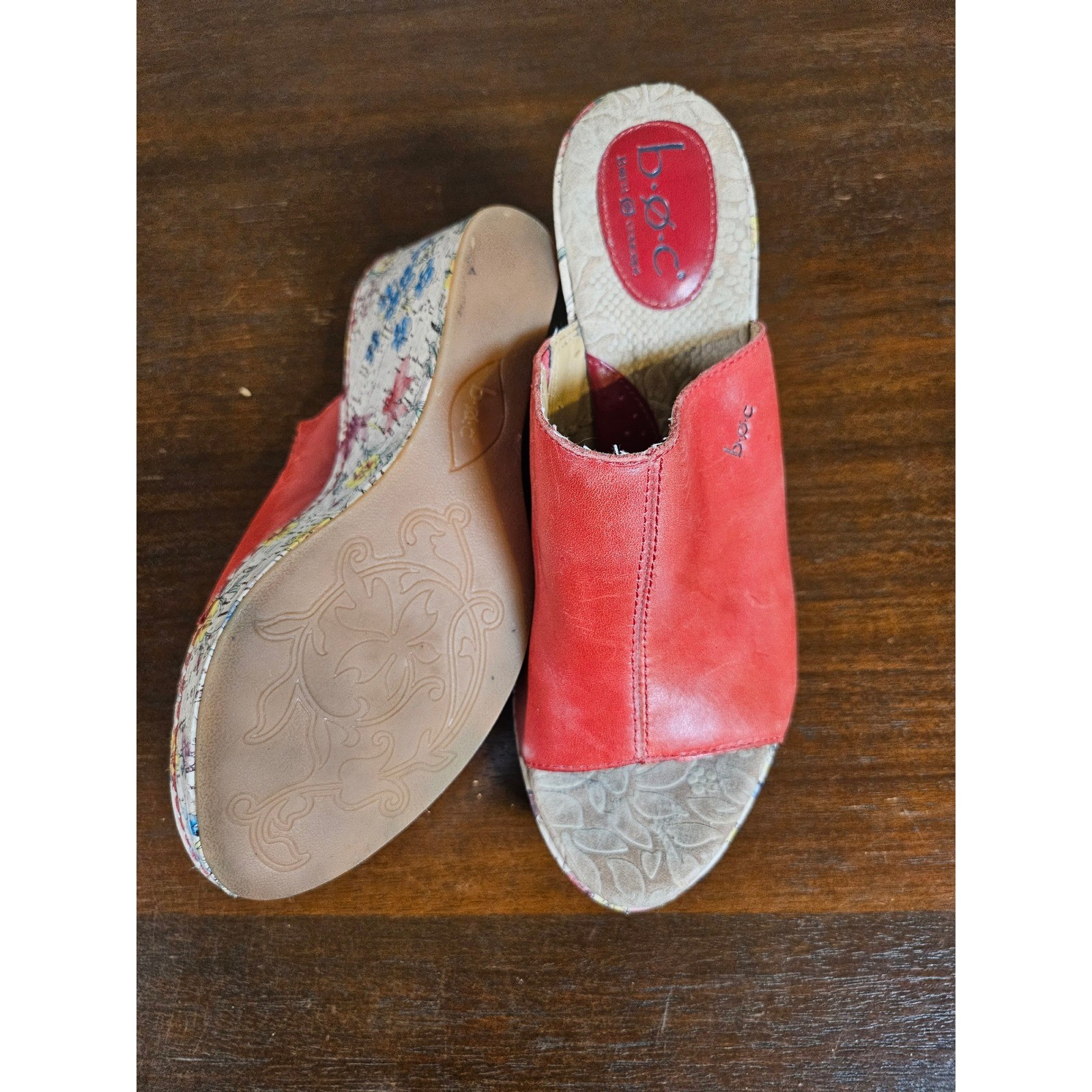b.o.c. Wedge Sandals Womens 9 Red Floral Cork Print Leather Open Toe Mules