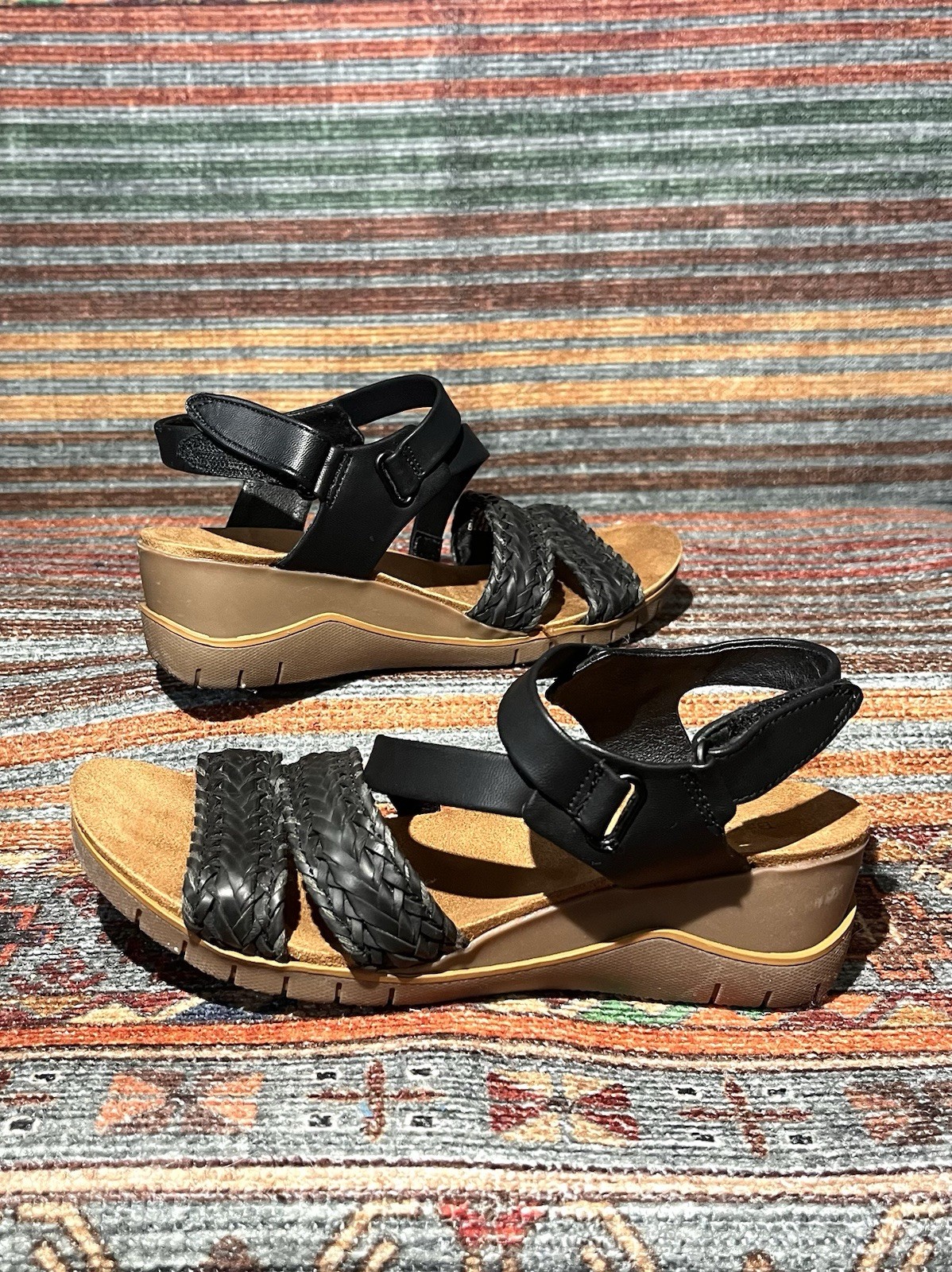 Women’s BareTraps Black Leather Strappy Wedge Sandals Hook & Loop Braided US 7.5