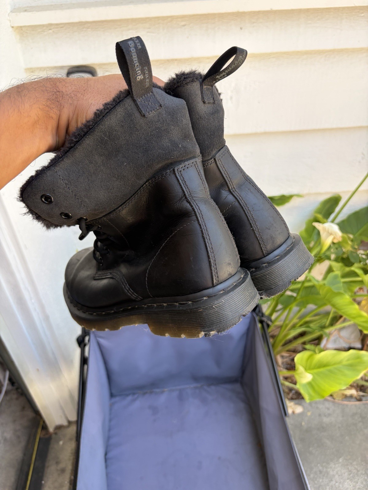 Dr. Martens Combat Ankle Boots Black Leather Lace-Up Faux Fur Lined Sz 9