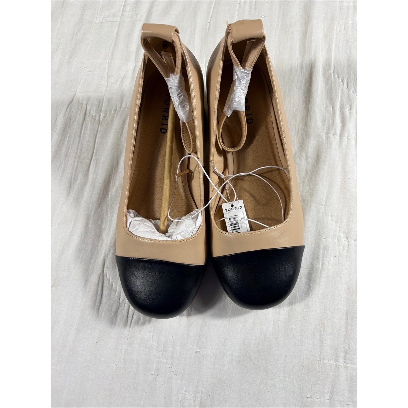 Torrid Round Toe Ankle Strap Block Heel Tan Black Cap Toe Pumps Shoes 7.5 NWT