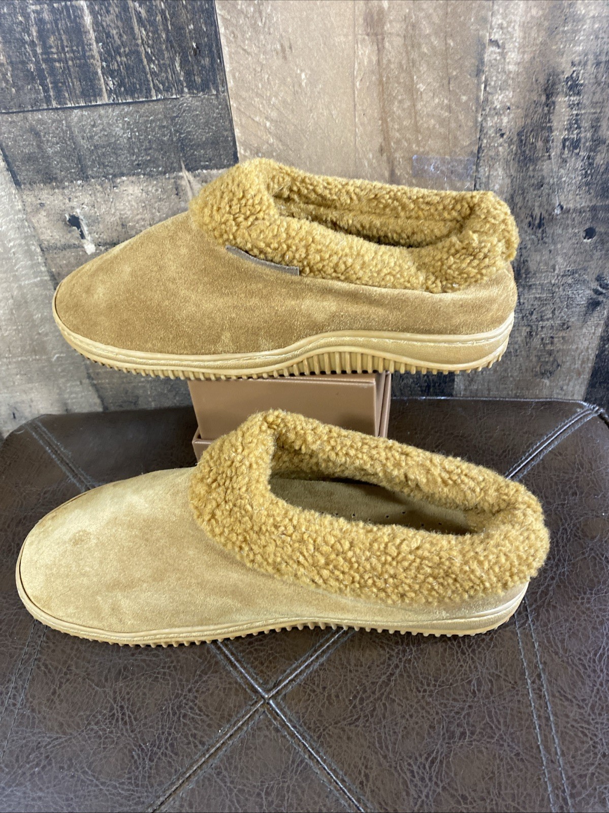 Wanderlust Women Microsuede Indoor Outdoor Rugged Slippers Size L 9 Tan