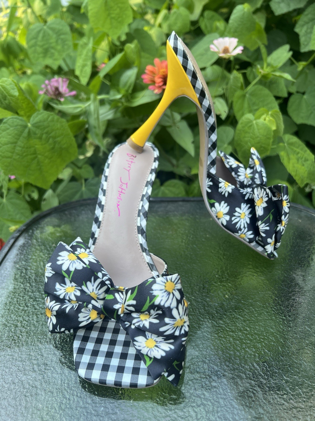 Betsey Johnson Skyee Daisy Bow Heels 7.5 Gingham Floral Euro Summer Coquette