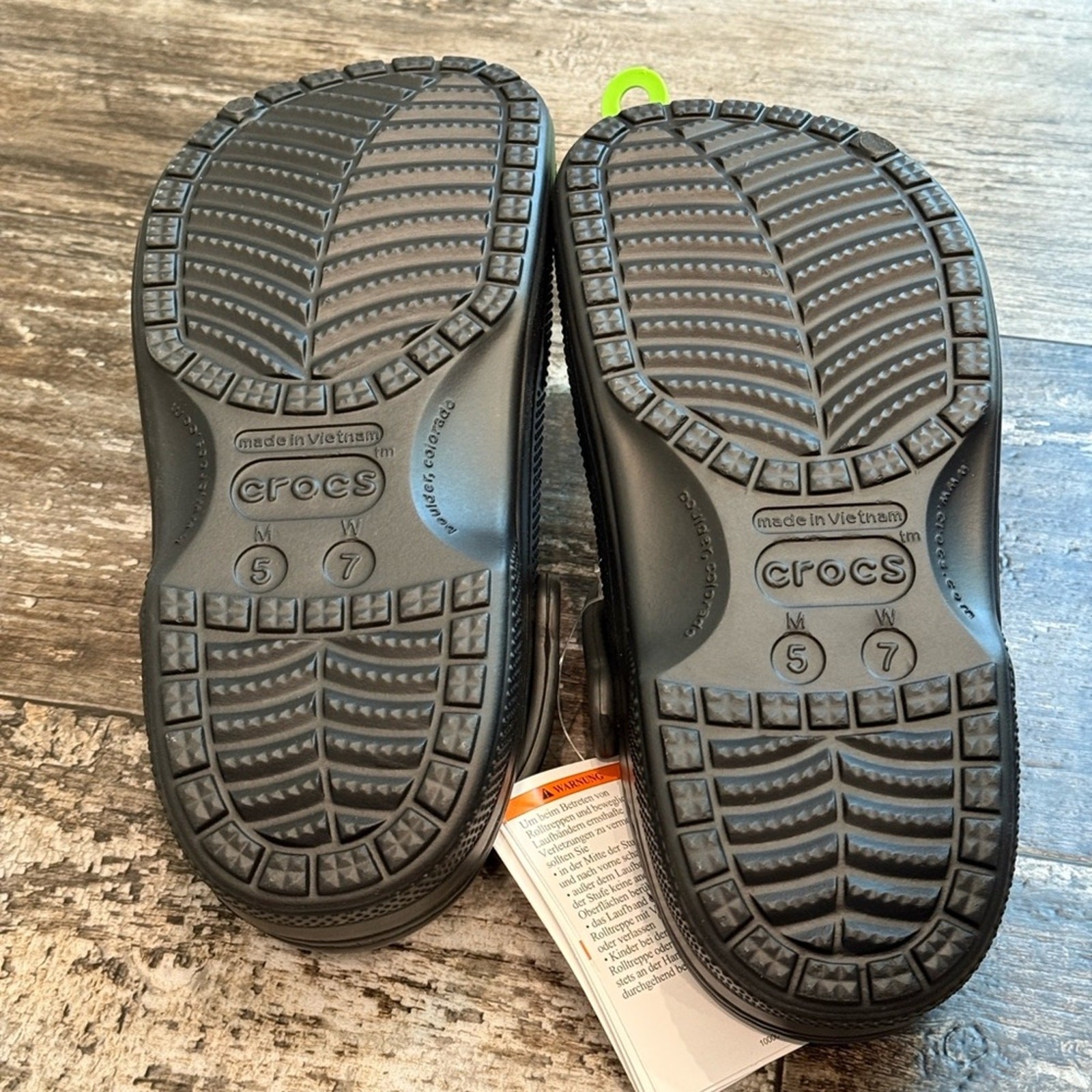 Crocs Baya Lined Clog Relaxed Fit Fleece Cozy Hike Camp Black Womens Size 7 NWT