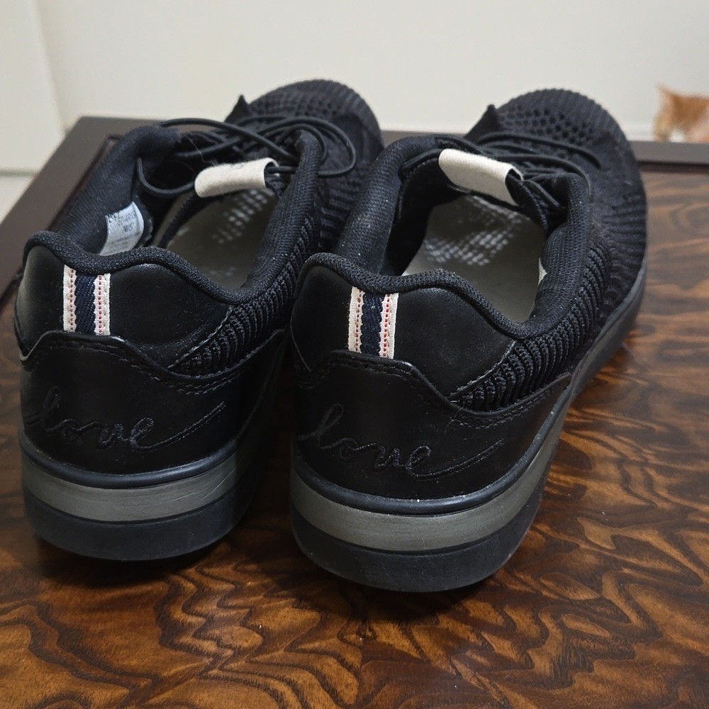 ED Ellen DeGeneres Women’s Arissa Sneakers, Black