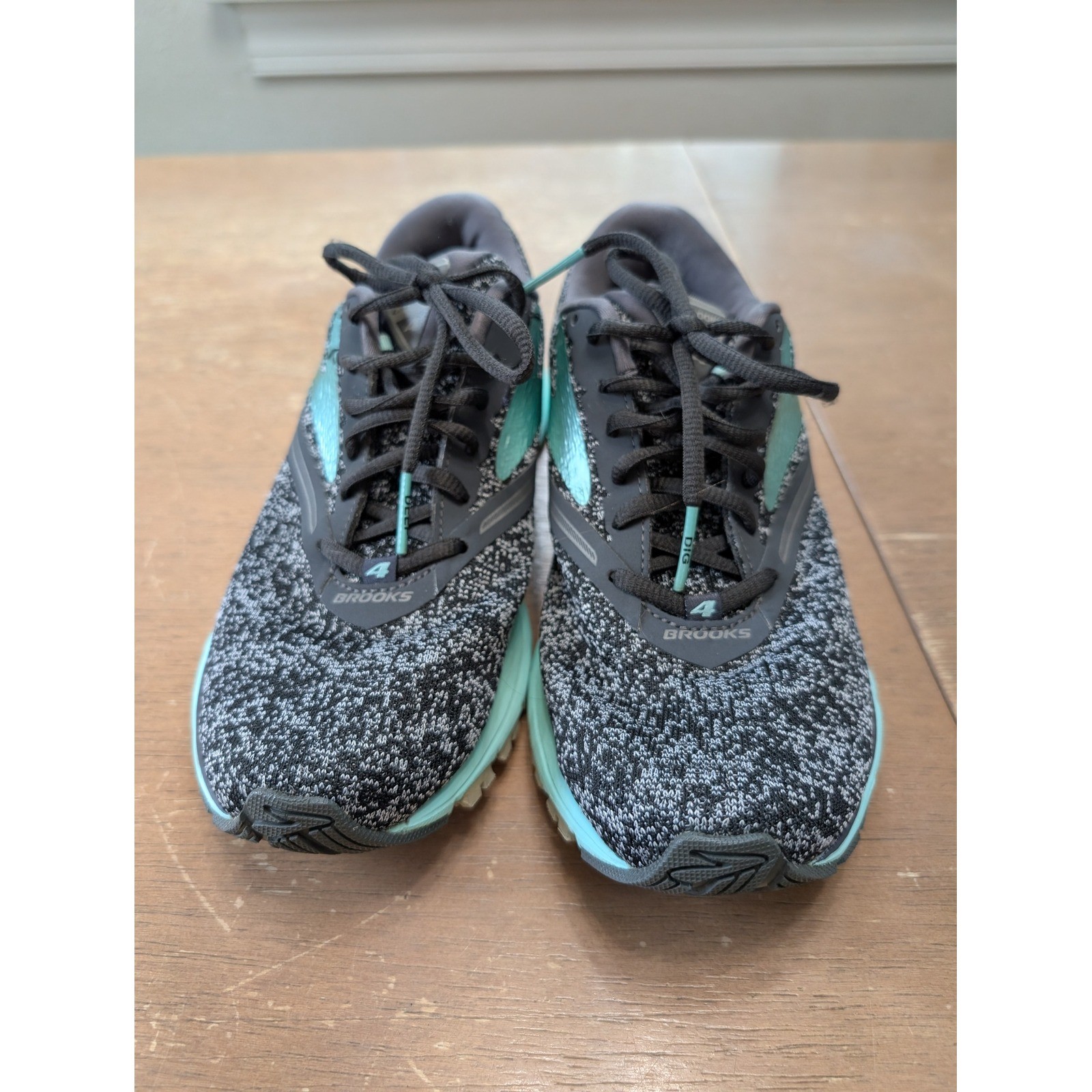 Brooks Launch 4 Womens Running Shoes Black Grey Teal Size 9 gym workout
