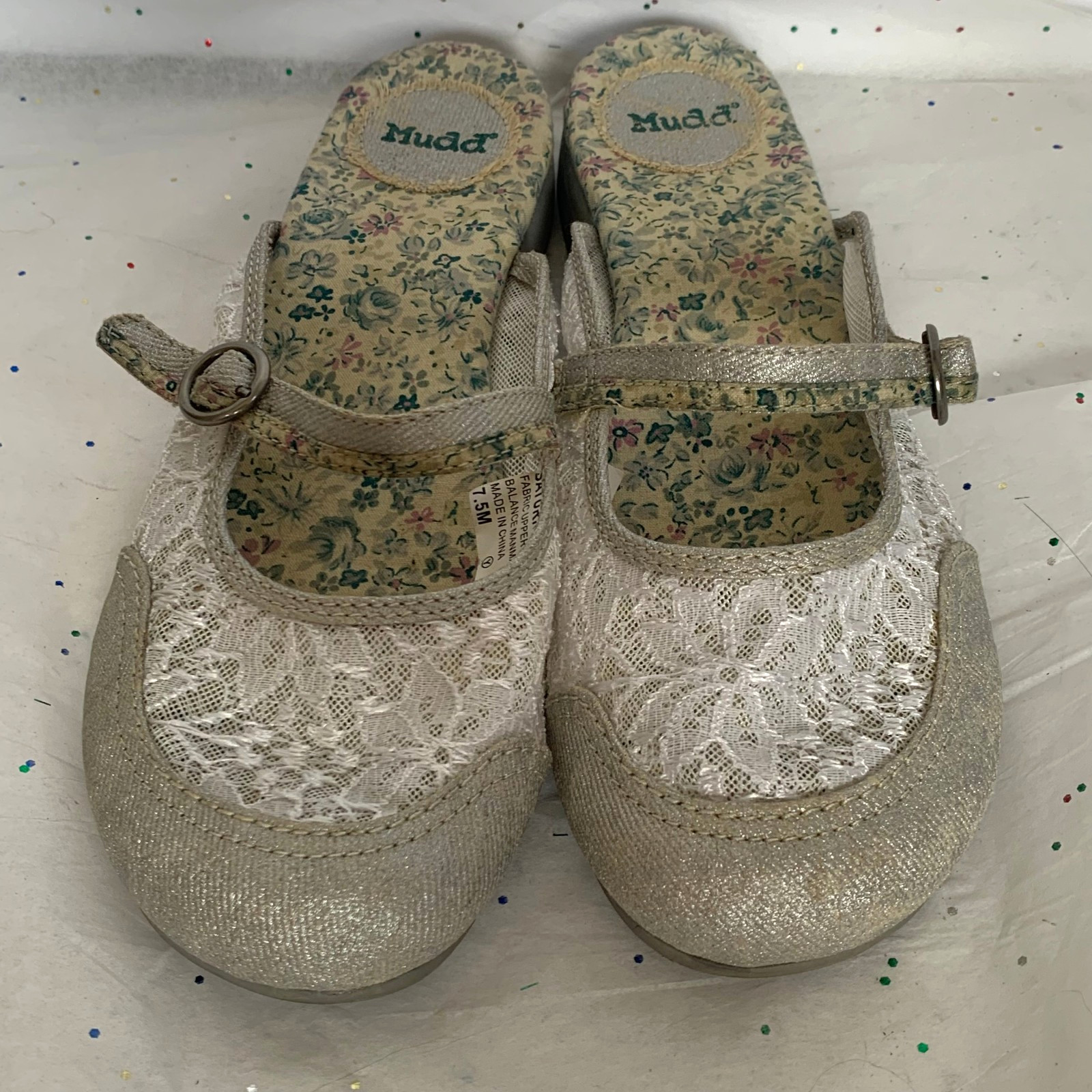 Mudd Vintage Y2K Mary Jane Ballet Flat Mules Silver White Lace Floral – Sz 7.5
