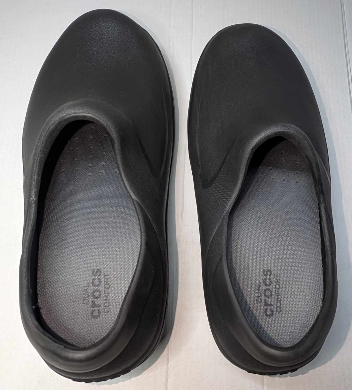 Crocs On-The-Clock Work Slip-Resistant Clogs / Slip-On Work Shoes Size 7