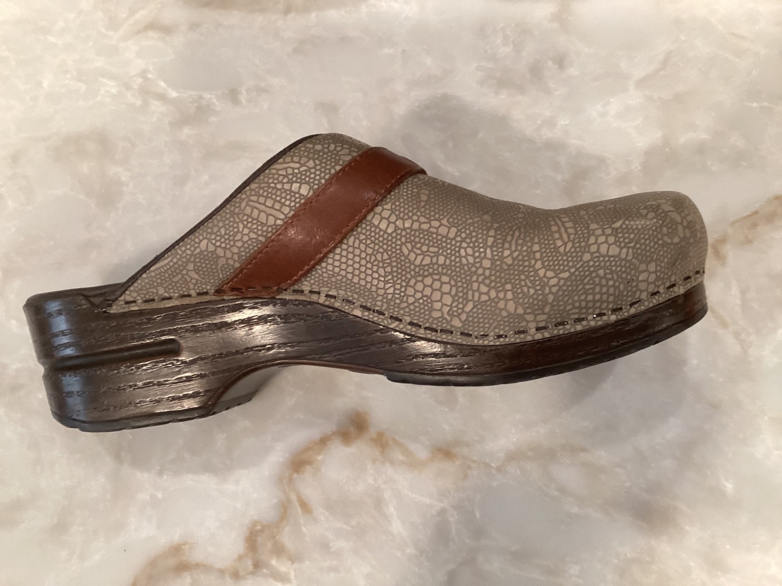 DANSKO Shandi Open Clogs Shoes Taupe Lace Nubuck Leather Womens 9-9.5 EU 41