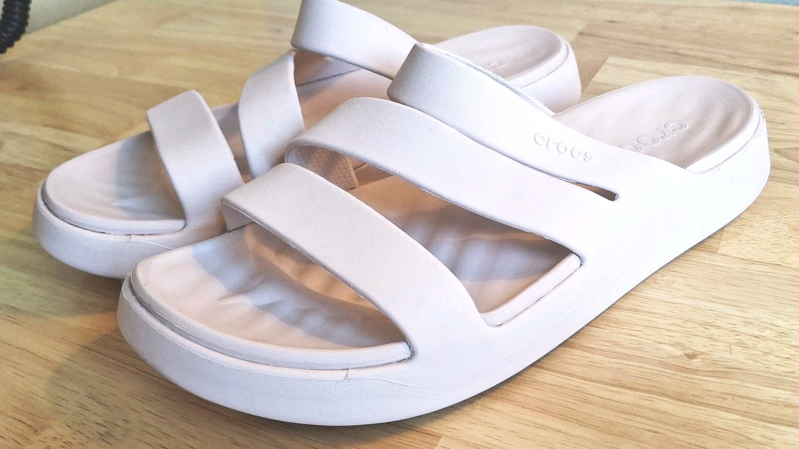 Crocs Getaway Womens Size 10 Pink Slip On Strappy Comfort Sandals EUC