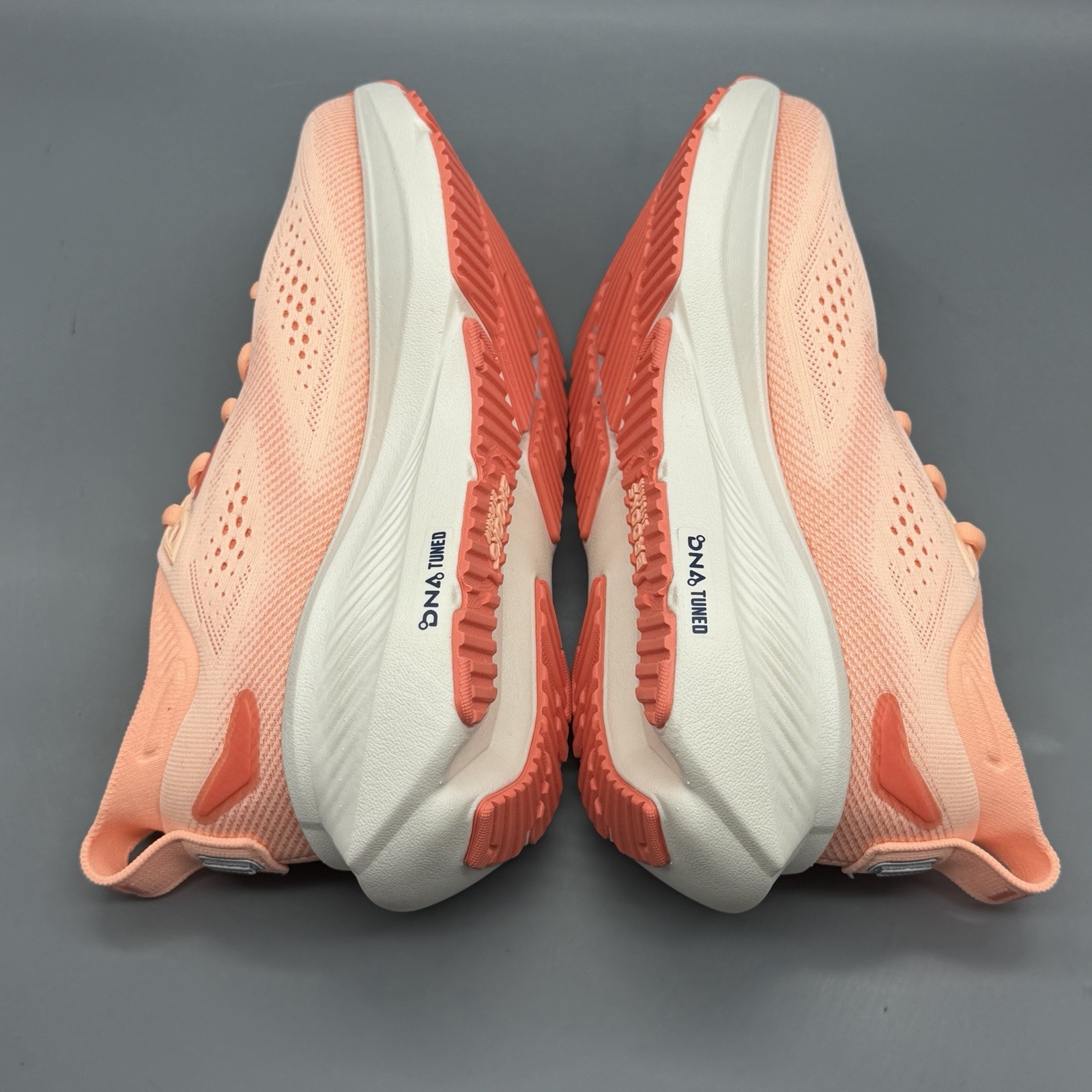Brooks Glycerin 23 Women’s 6 B Running Shoes Athletic Gym Walking Coral Peach