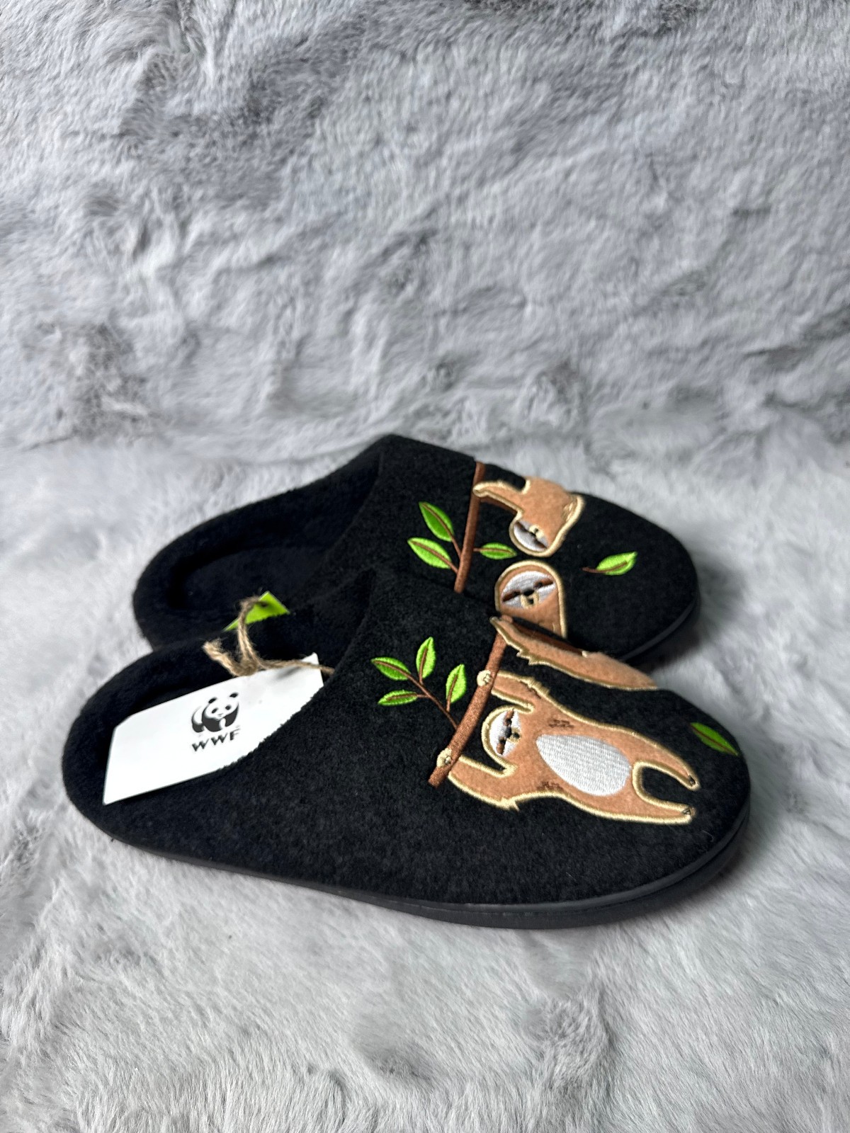 World Wildlife Foundation Sloth Slippers Mens 9/10 Womans 11/12 Black