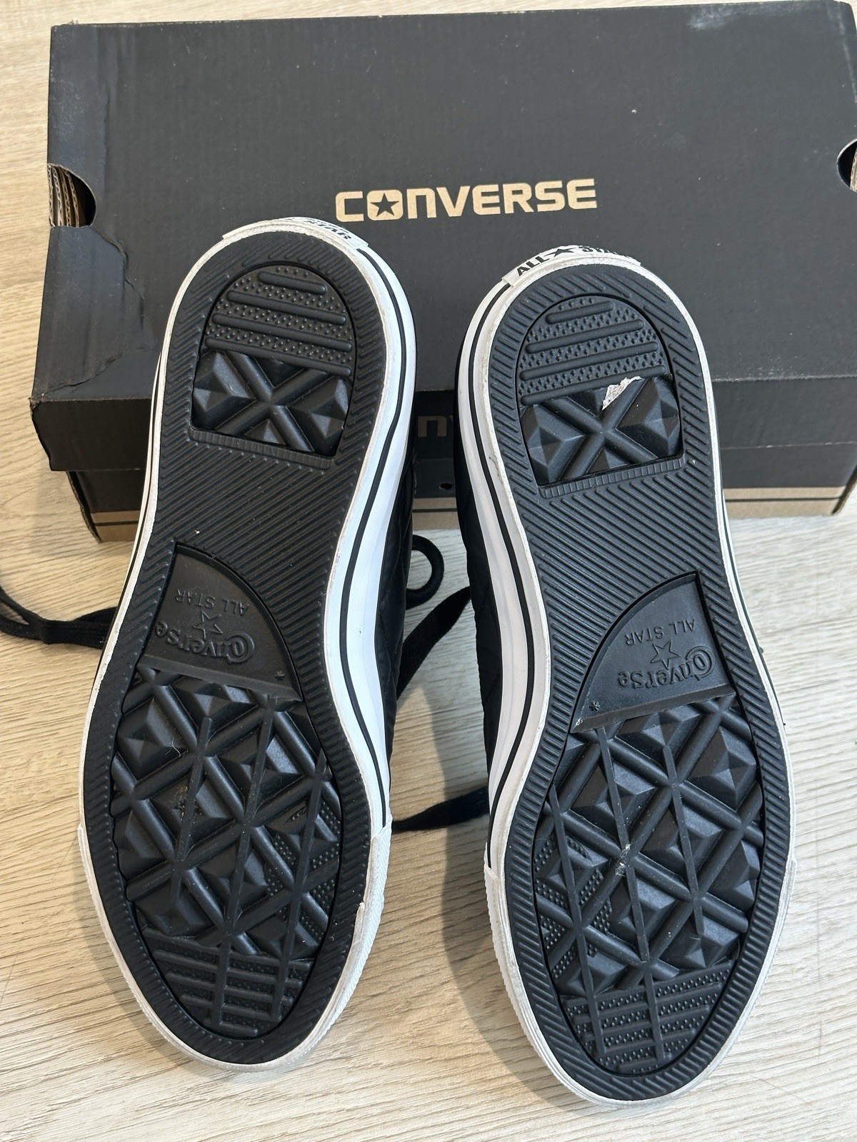 Converse Chuck Taylor “Quilted Black” All Star OX Shoes – Men’s 6 / Women’s 8