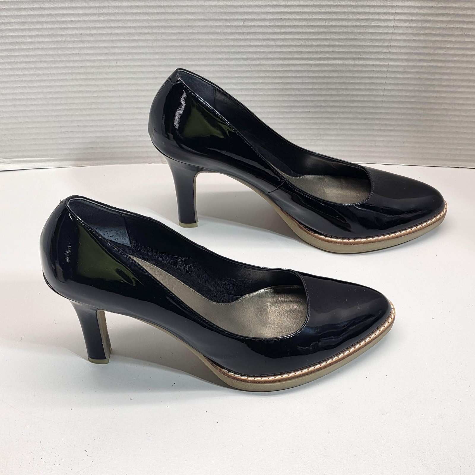 Heels Womens Size 9 Black Patent Leather Round Toe Stiletto Platform Pumps Saks