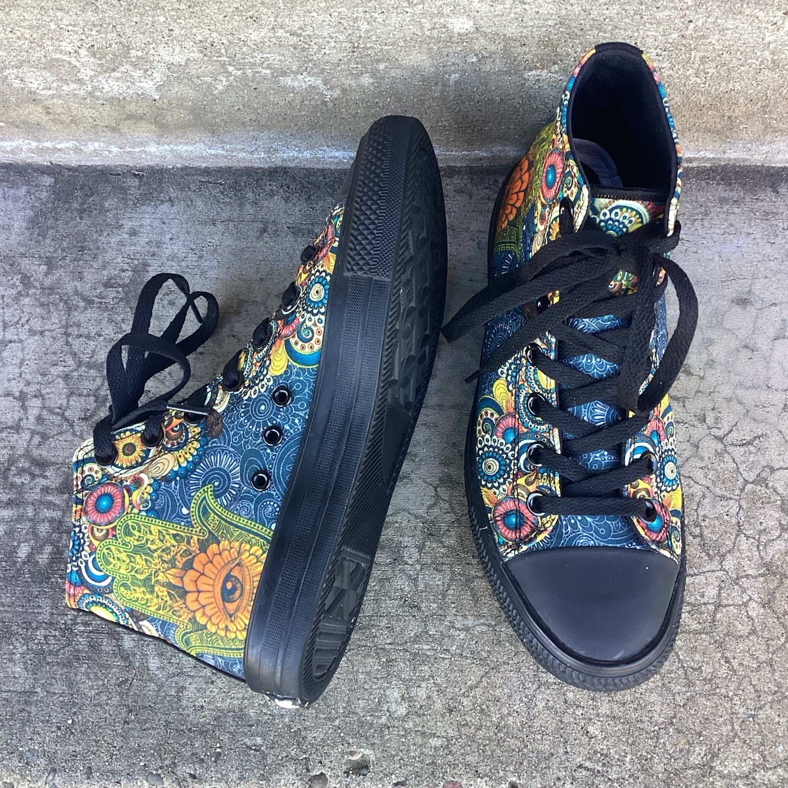 Yes We Vibe Canvas Hamsa & Mandala Print High Top Cap Toe Sneakers 7.5 W 6 M EUC