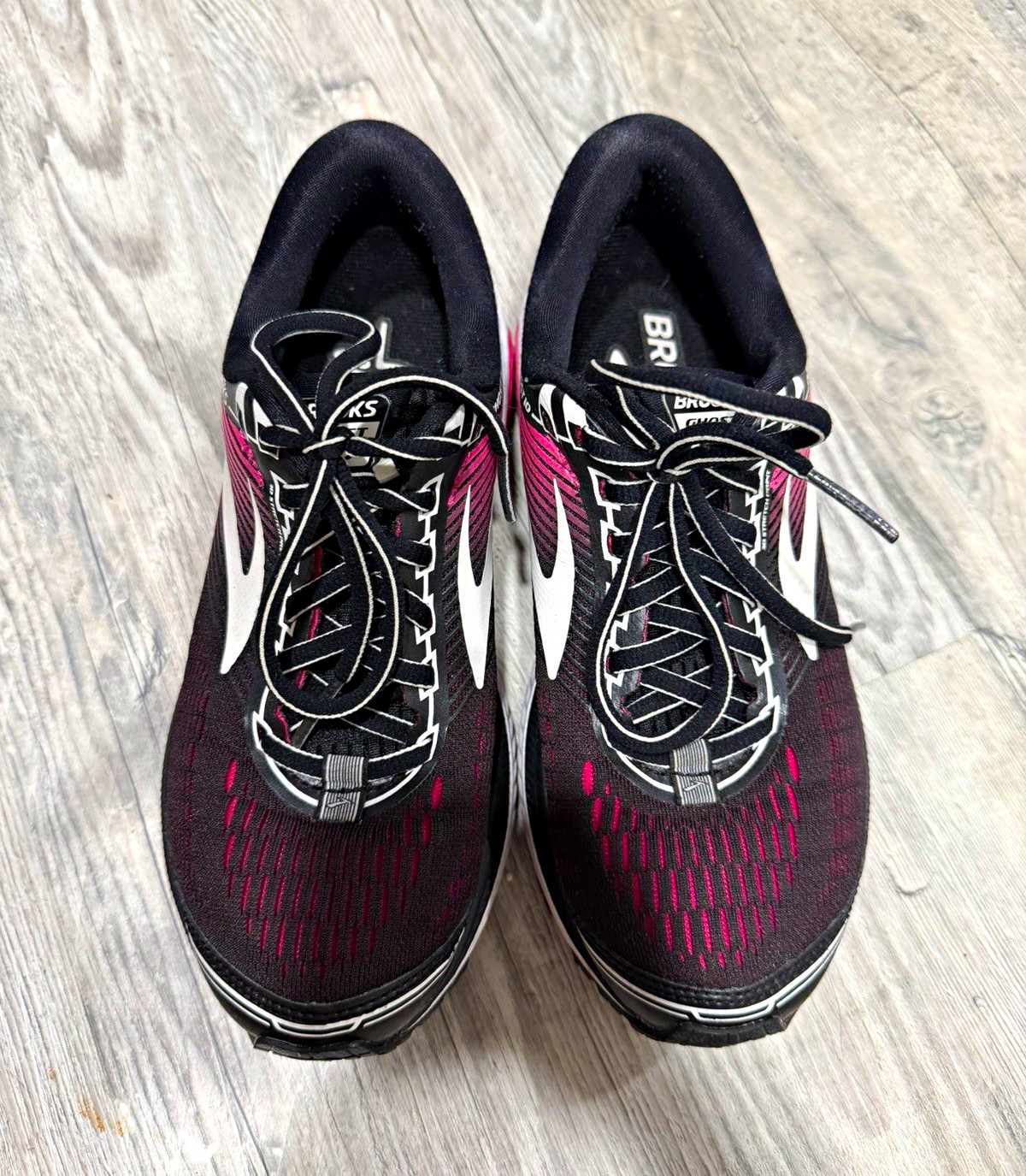 Brooks Ghost 10 Women’s Size 7 B Medium Running Shoes Black Pink 1202461B067