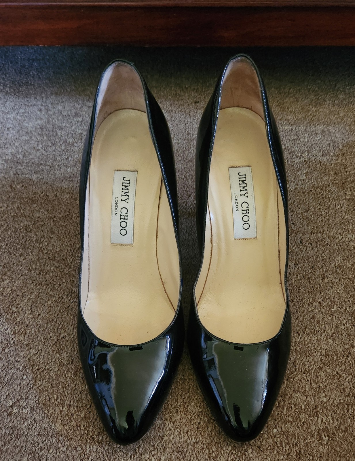 JIMMY CHOO LONDON Black Patent Leather Semi-Round Toe Stiletto Pumps 40/9.5 VGUC