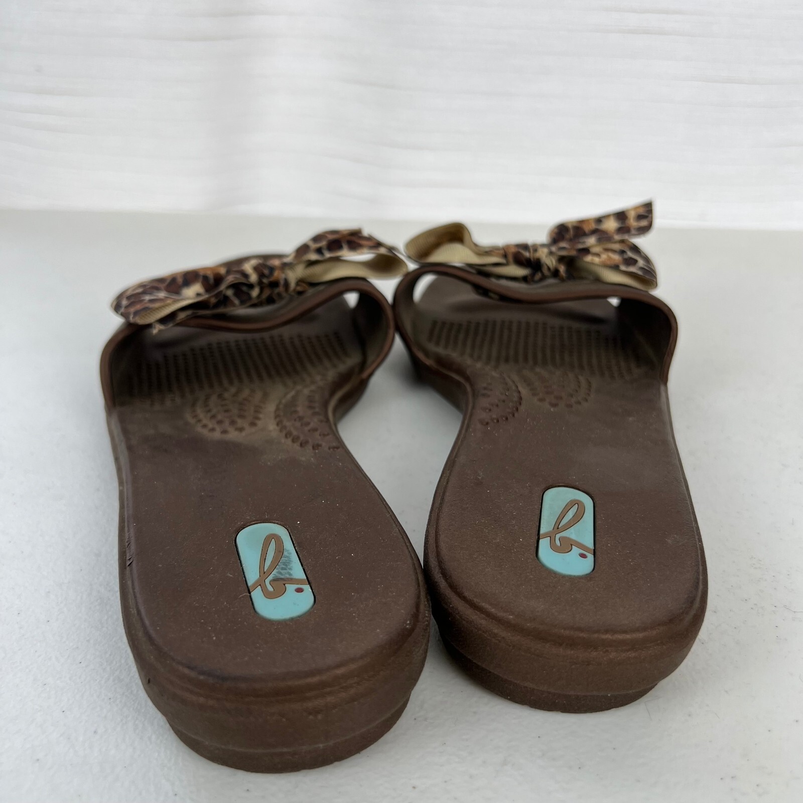 Oka Bee Slide Sandals Womens M/L Brown Slip On Leopard Bow Flat Heel Slip On