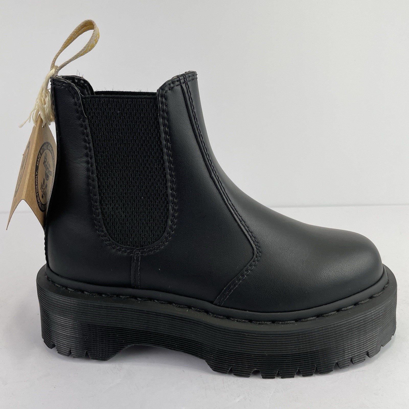 Dr. Martens Vegan 2976 Quad Chelsea Mono Boots Black Felix Rub Off Women’s Sz 5