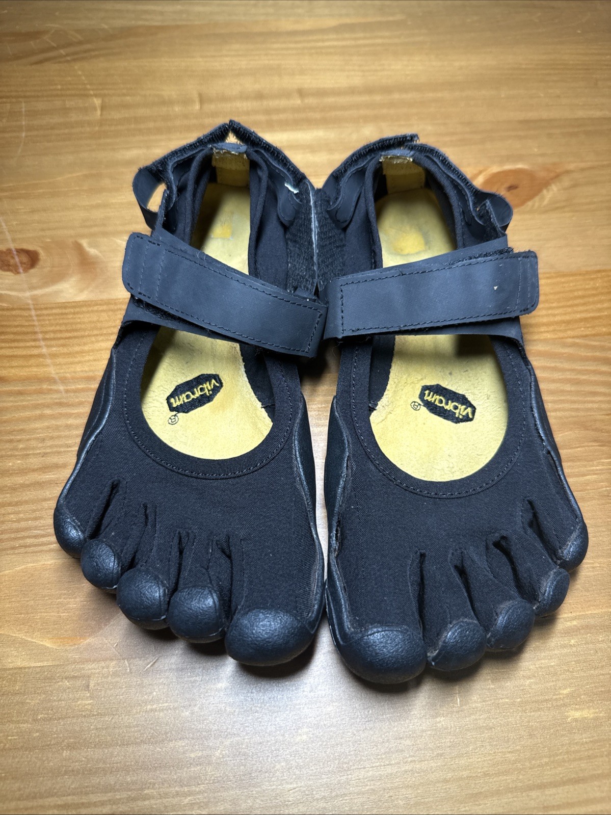 Vibram FiveFingers Women’s Barefoot Shoes Black W118 Size W 41 Size 9