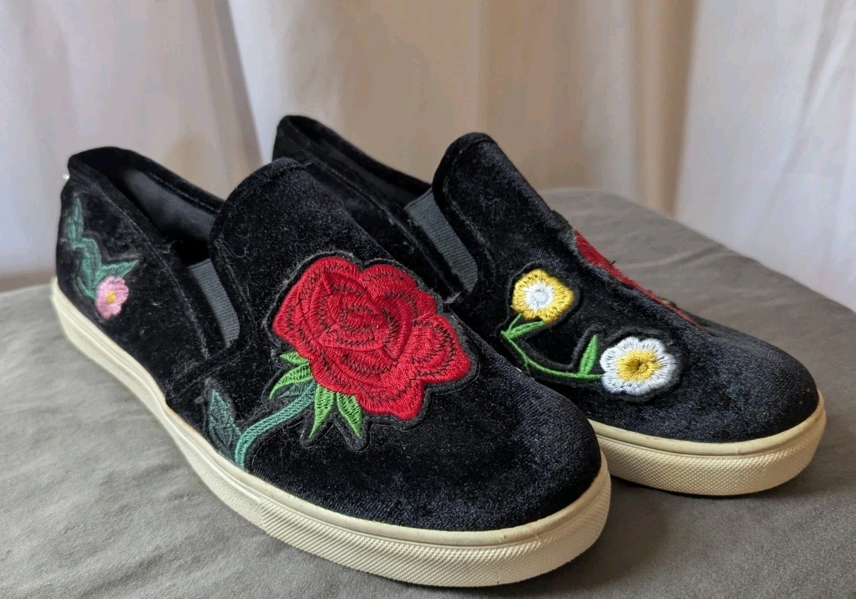 SM Black Velvet Fabric Slip Ons w/Embroidered Flowers 10M