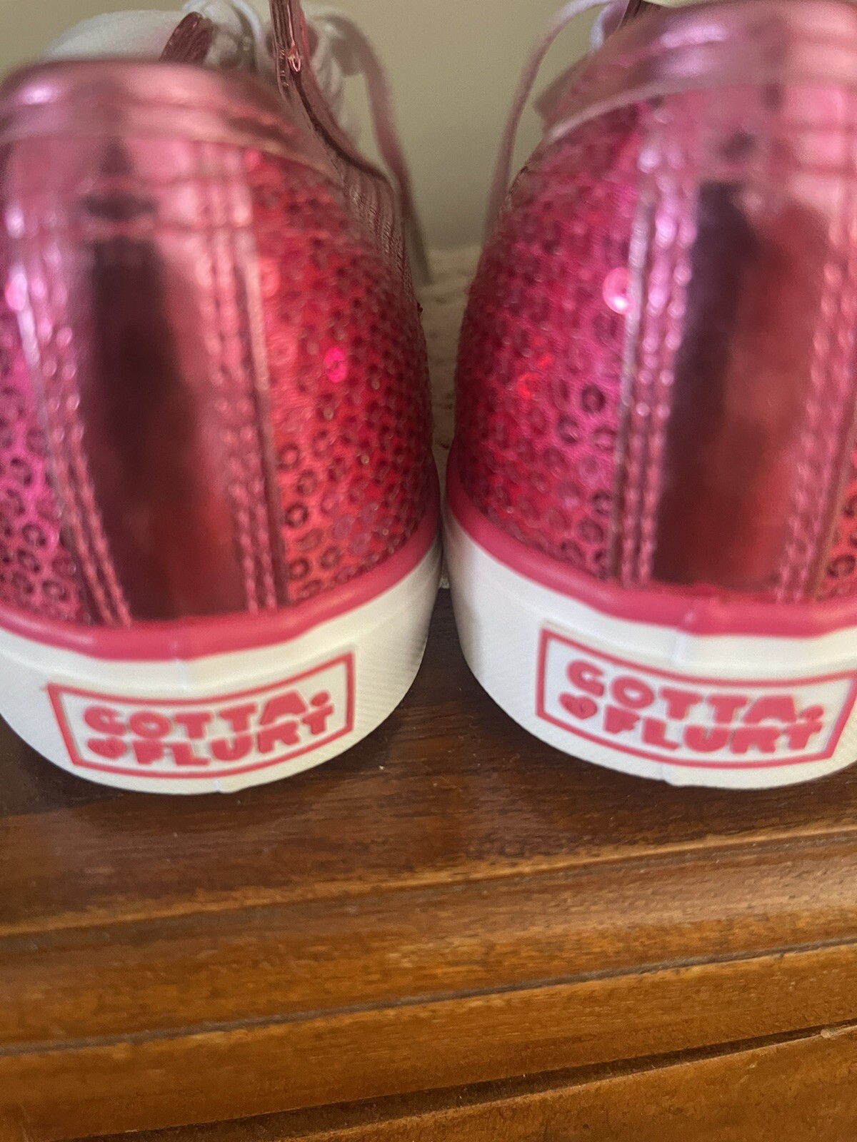 Gotta Flurt Womens Size 6 Hot Pink Sequin Sneakers NEW MINT CONDITION.