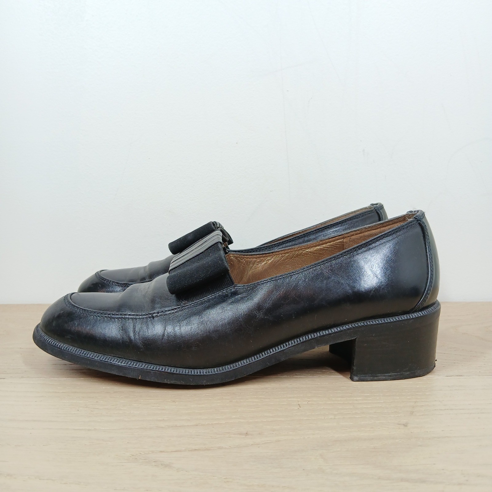 Stuart Weitzman Loafers Women’s 10 Black Leather Block Heel with Grosgrain Bow