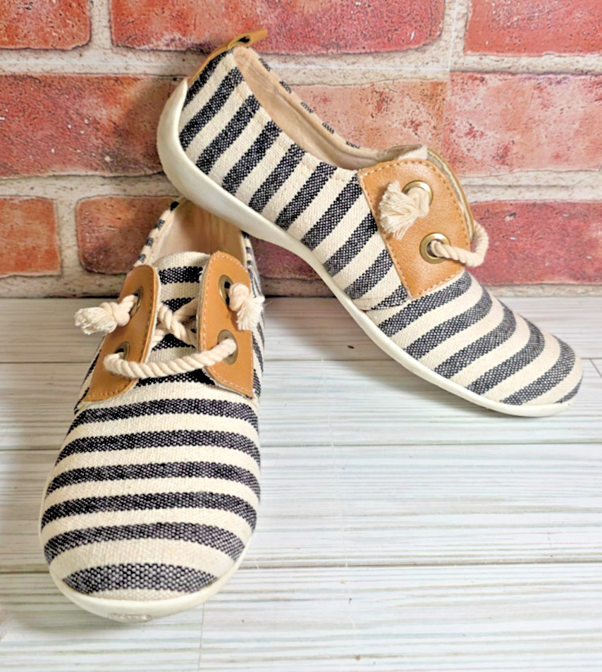 Ros Hommerson Calypso Women Casual Sand Slip On Shoes Sz 7 SS Black White Stripe