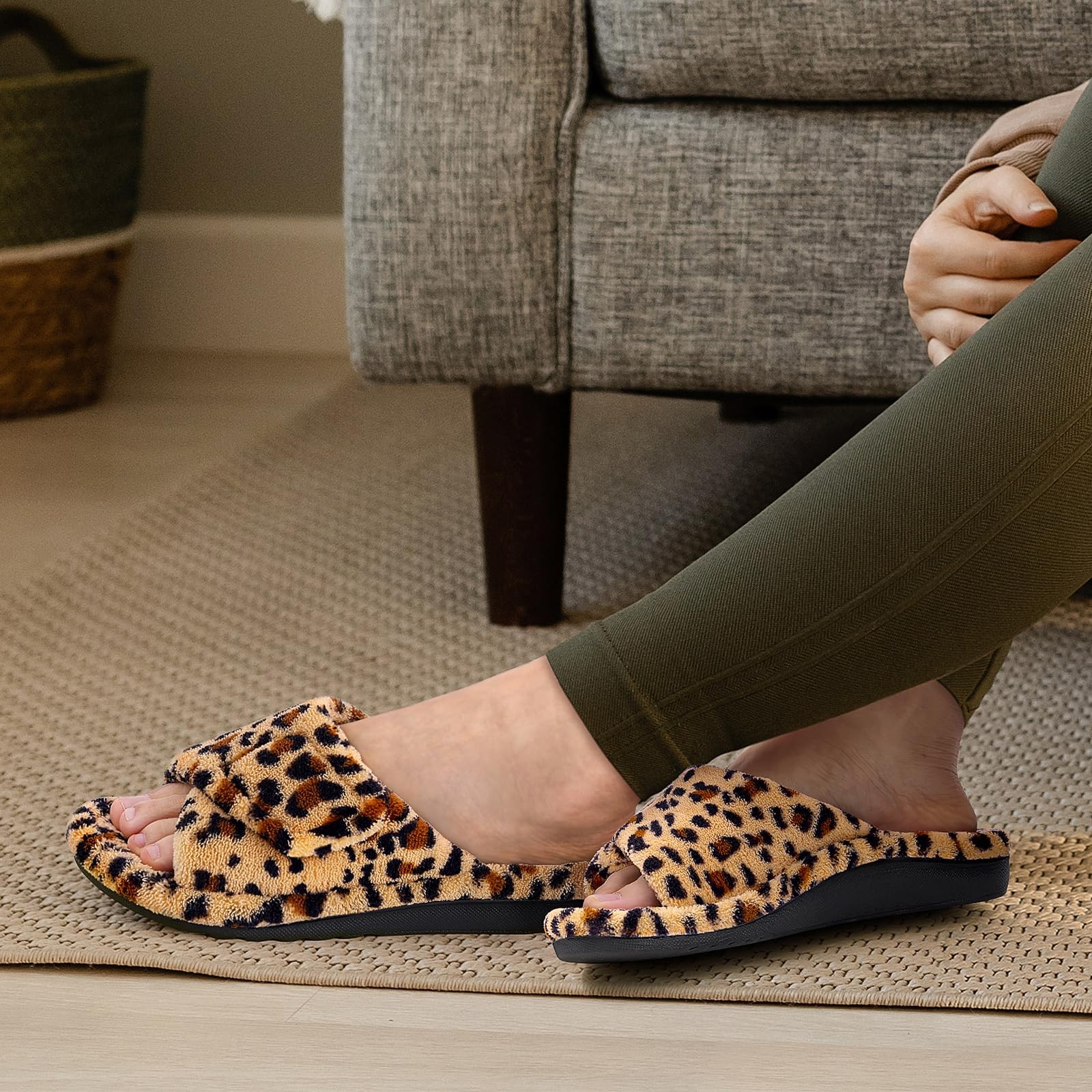Litfun Women’s Orthopedic Slippers with 5.5-6 Women/4-4.5 Men, Cheetah Brown