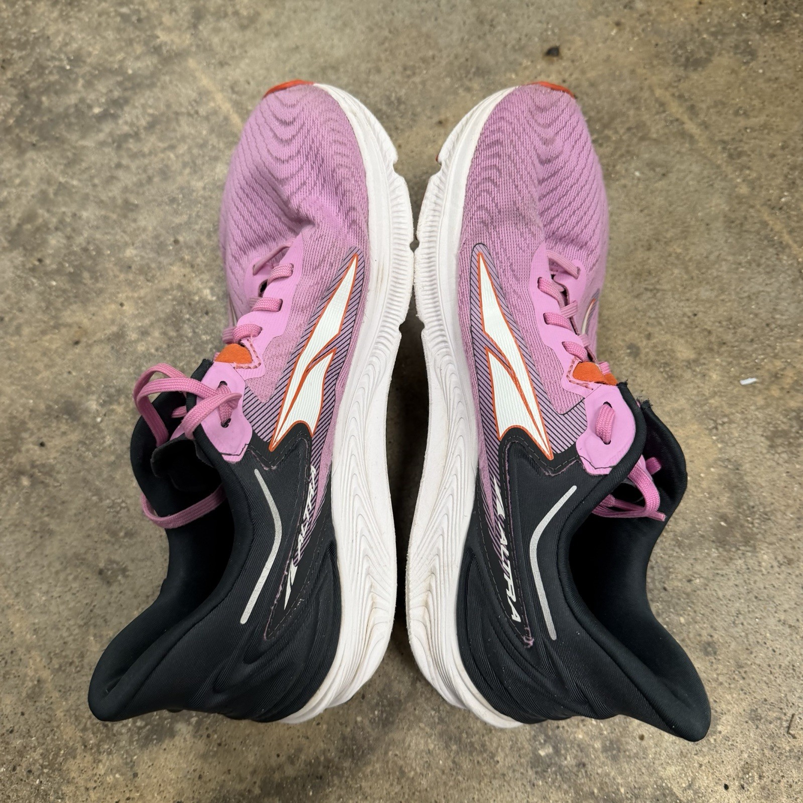 Altra Torin 6 Running Shoes Sneakers ALOA7R78663 Womens Size 9.5 *HOLE*
