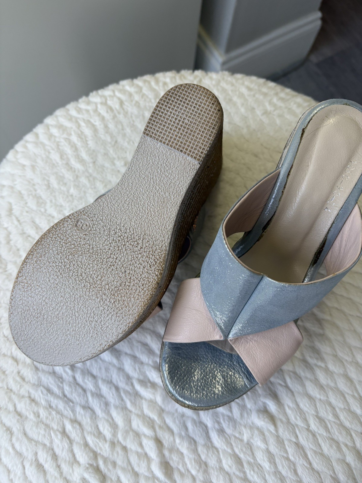 Beautiful Designer Pure Leather Wedge Sandals European Made Size 8