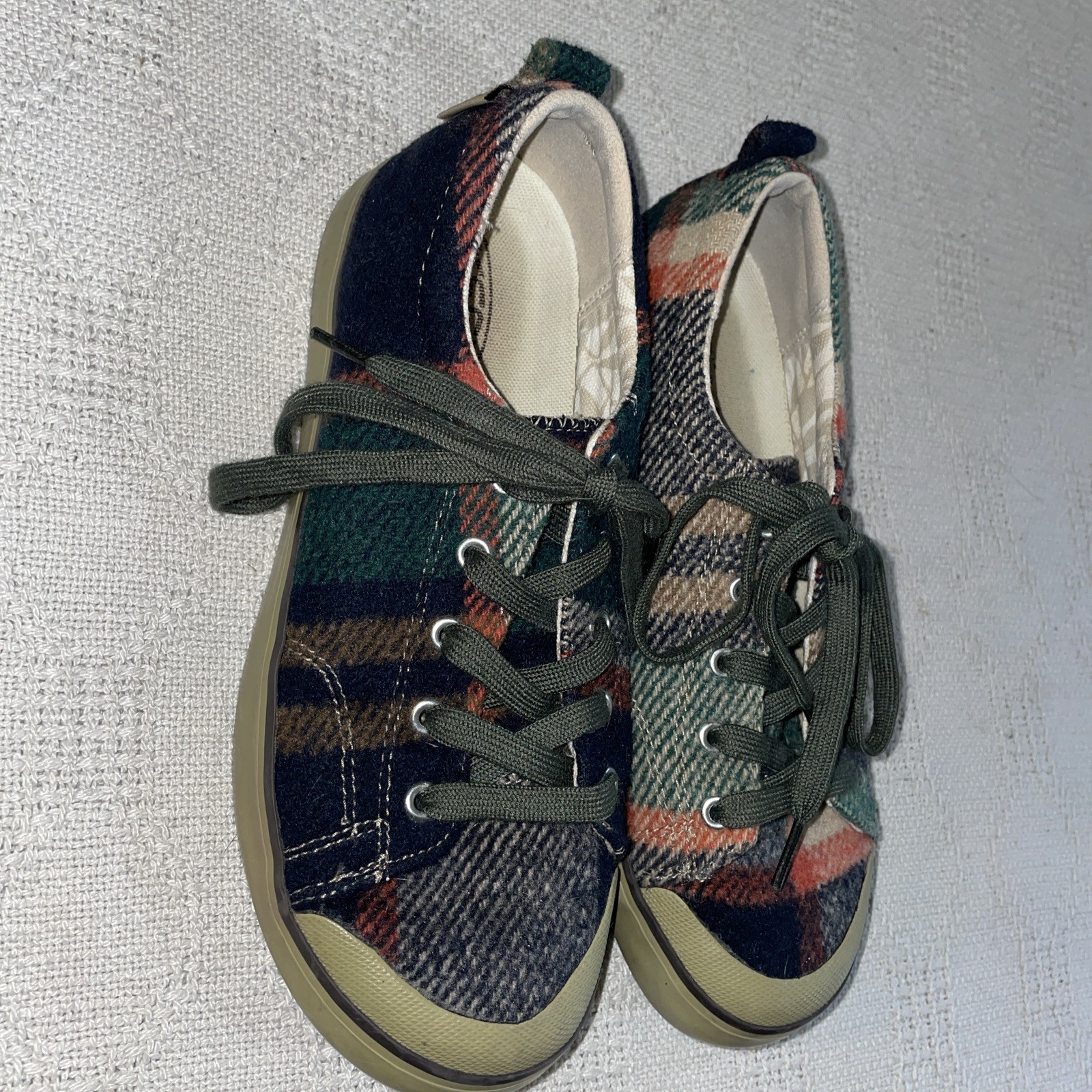 Keen Casual Sneakers Womens Size 8 M Multicolor Plaid Going out Party Fun