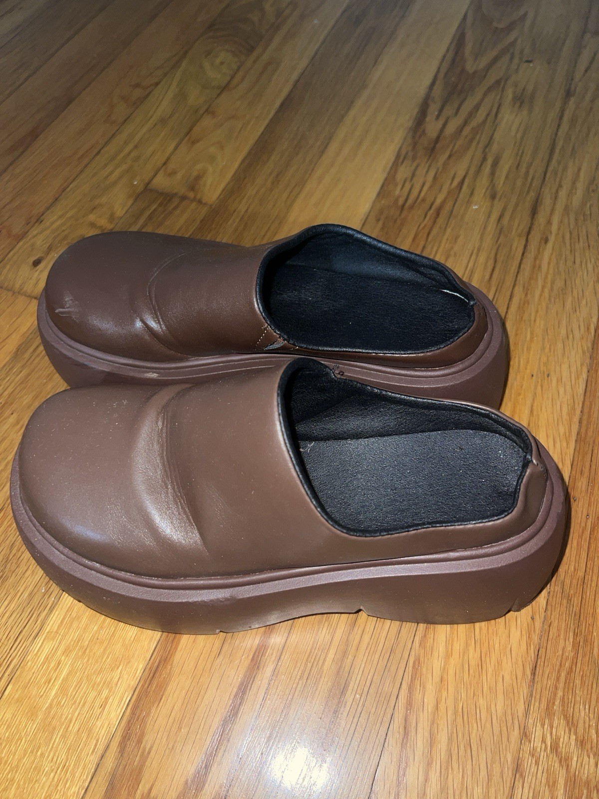 WOMEN CLOG SHOES – Rubber upper brown slip on round toe solid – US 6