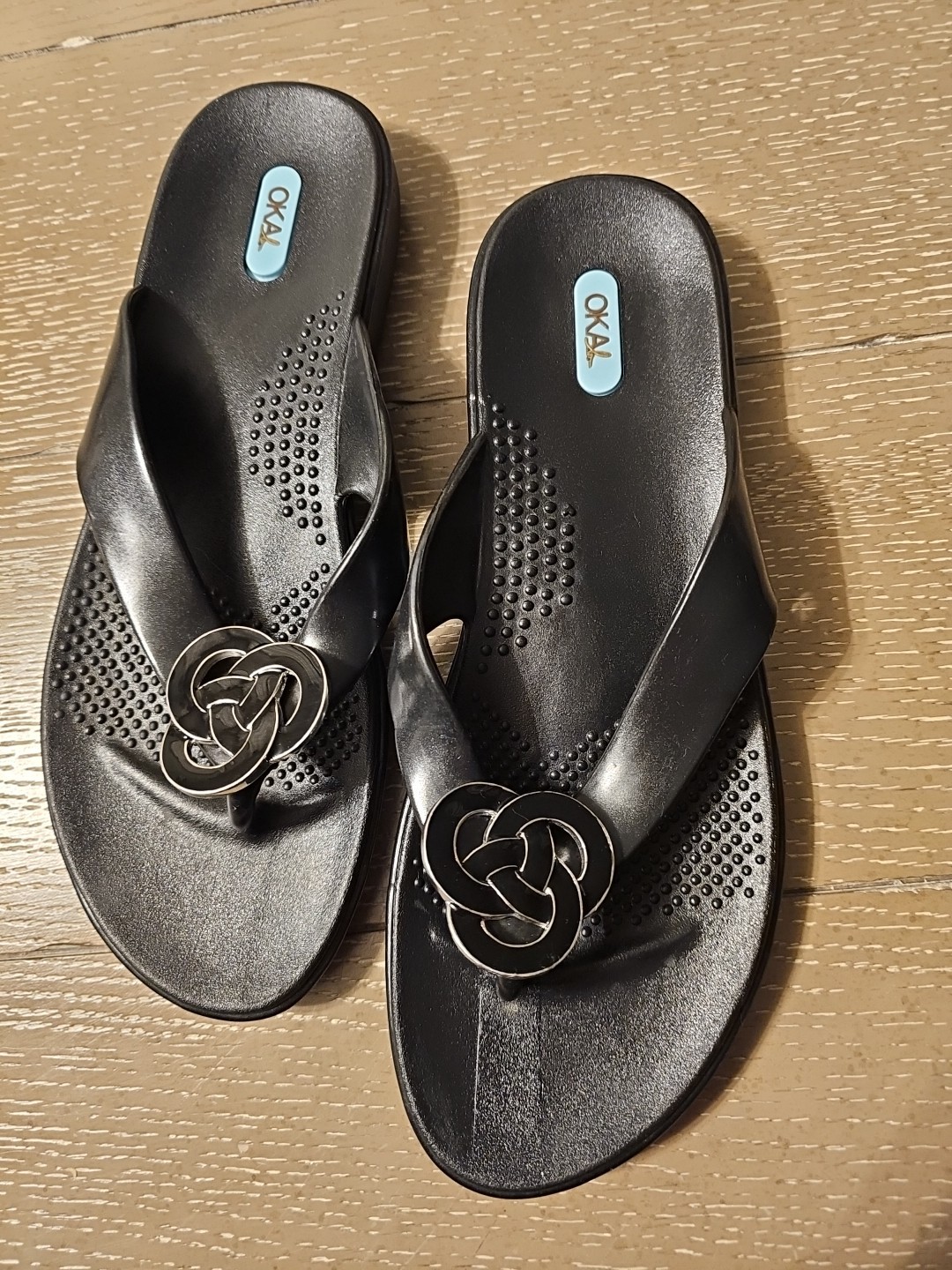 OKA-B Women LARGE Black Comfort Flip Flops