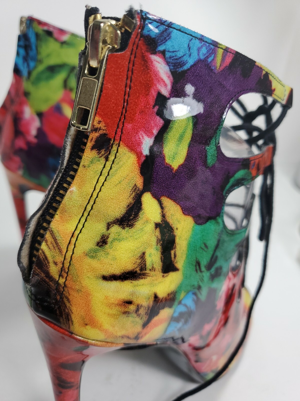 Steve Madden Beautiful Super Colorful Abstract Pattern 4.5″ heels Sandal 9M