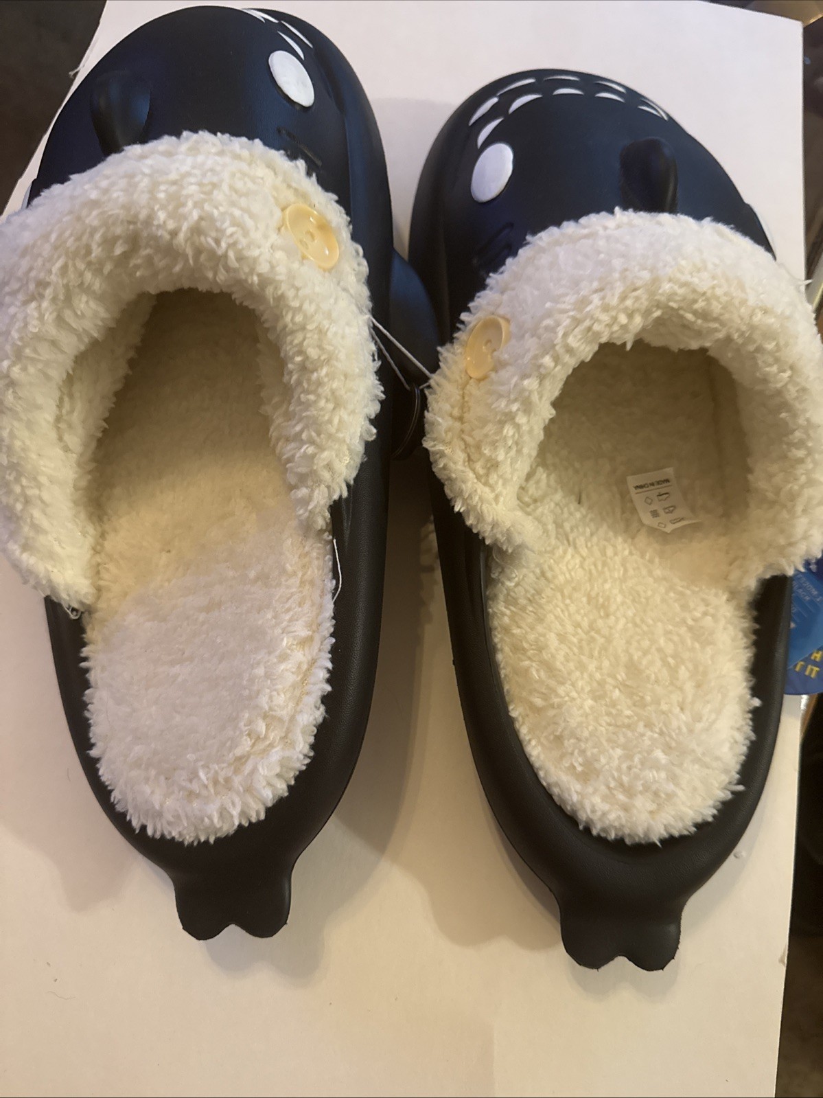 Women’s Shark Slides with Fur Lining – Cozy Plush, Cute Slip-On Slippers xmas