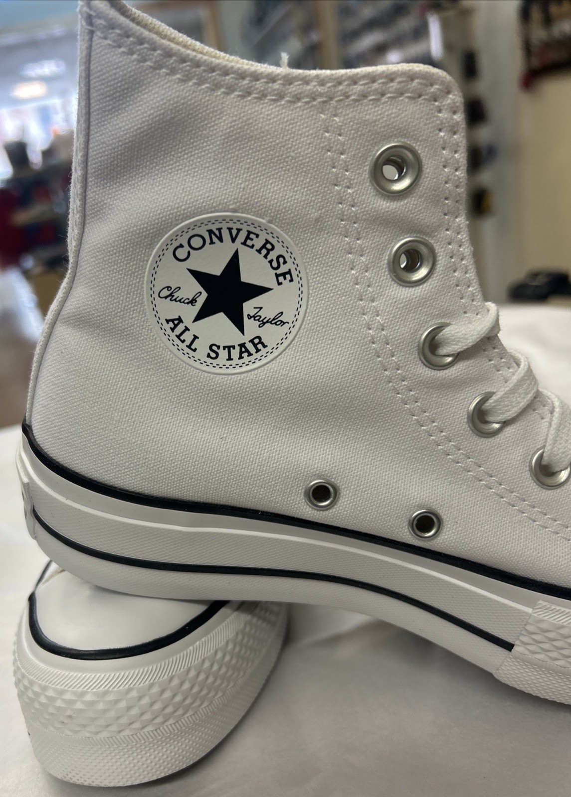 New Converse Chuck Taylor All Star Lift Hi Canvas Shoes (560846C) – White Size 6