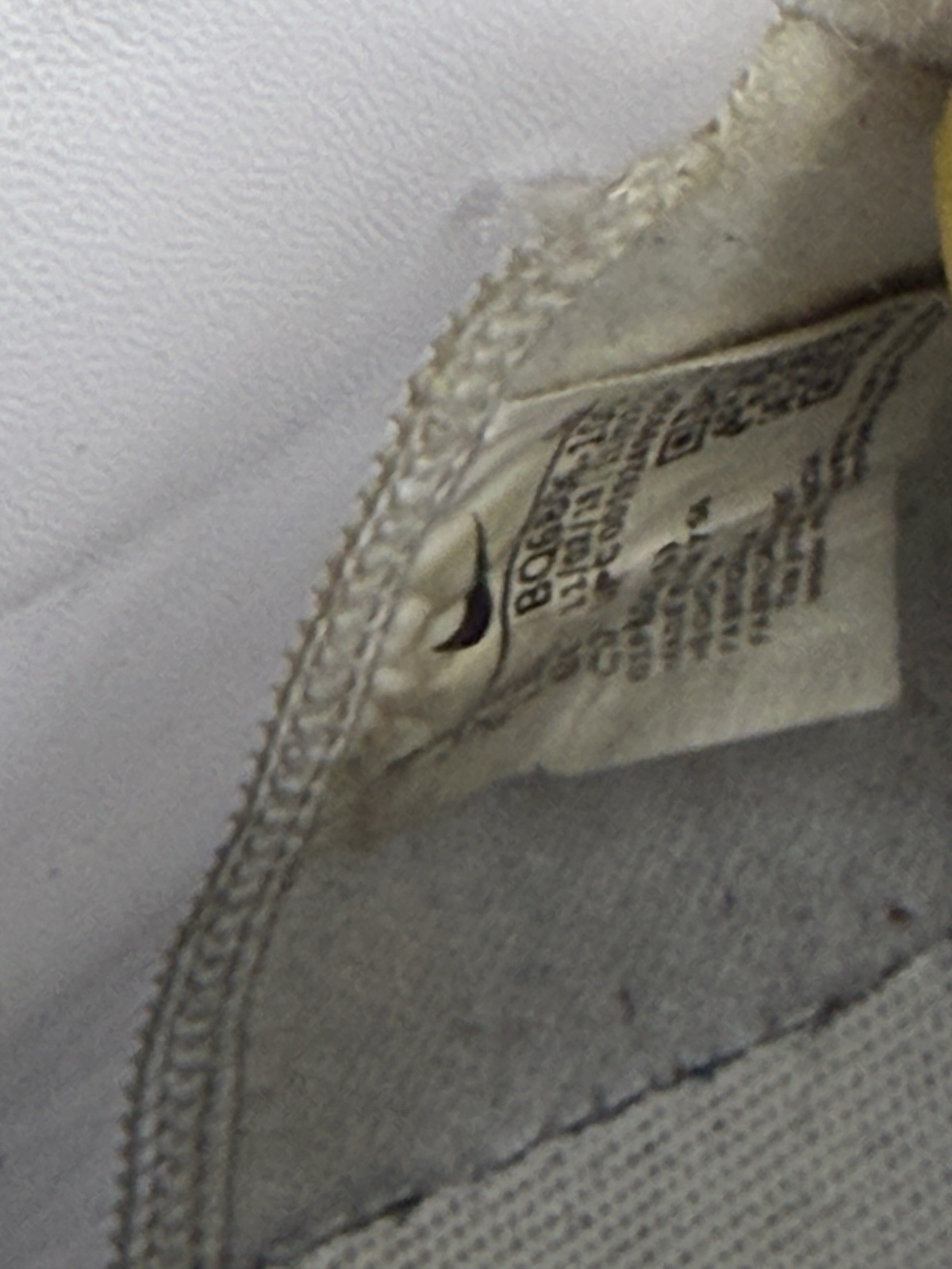 Nike Blazer Mid ’77 Vintage White And Black Size 6 men And 7.5 Women’s Pre-owned