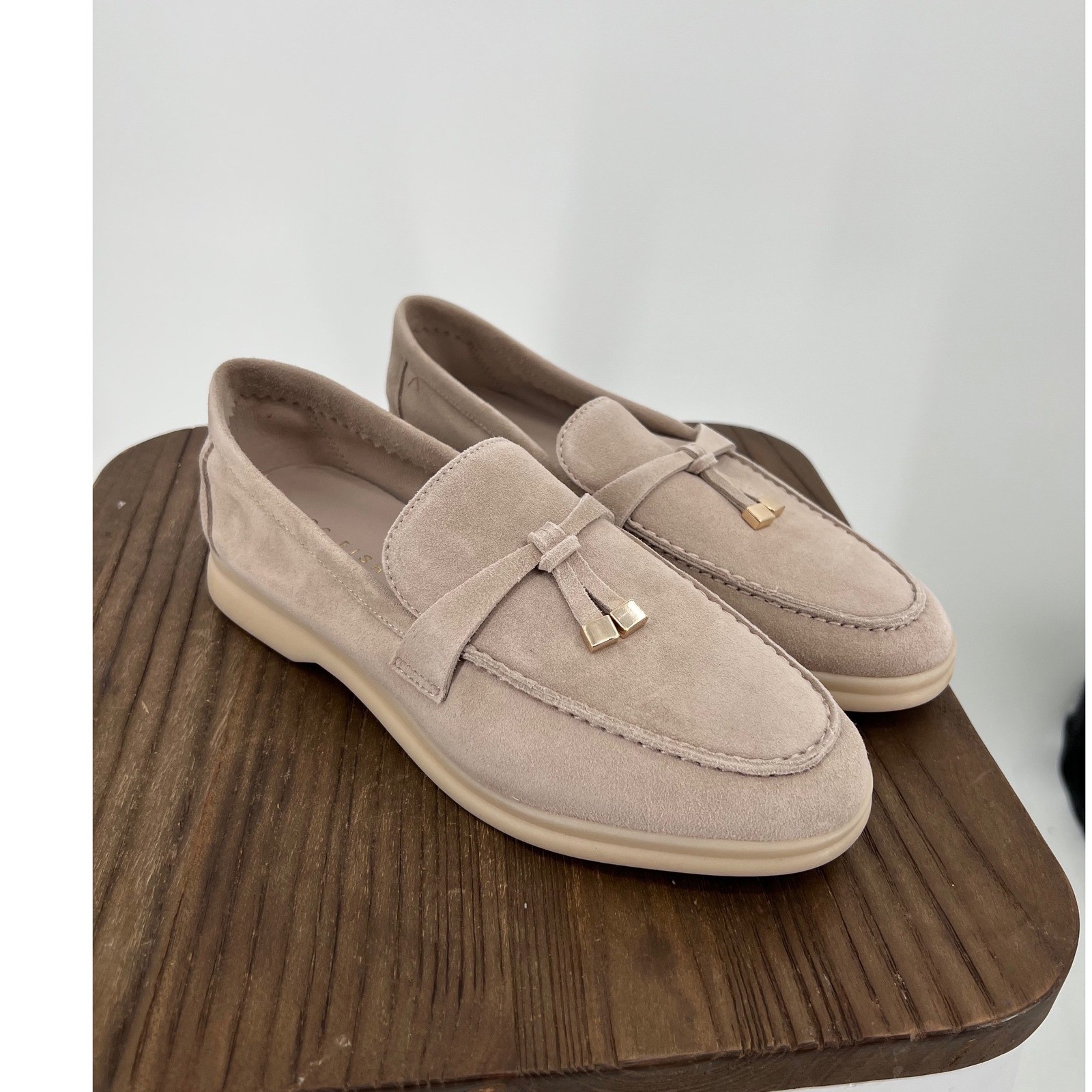 Marc Fisher LTD Yanelli Taupe Suede Tassel Loafers Academiacore 5.5 M NIB