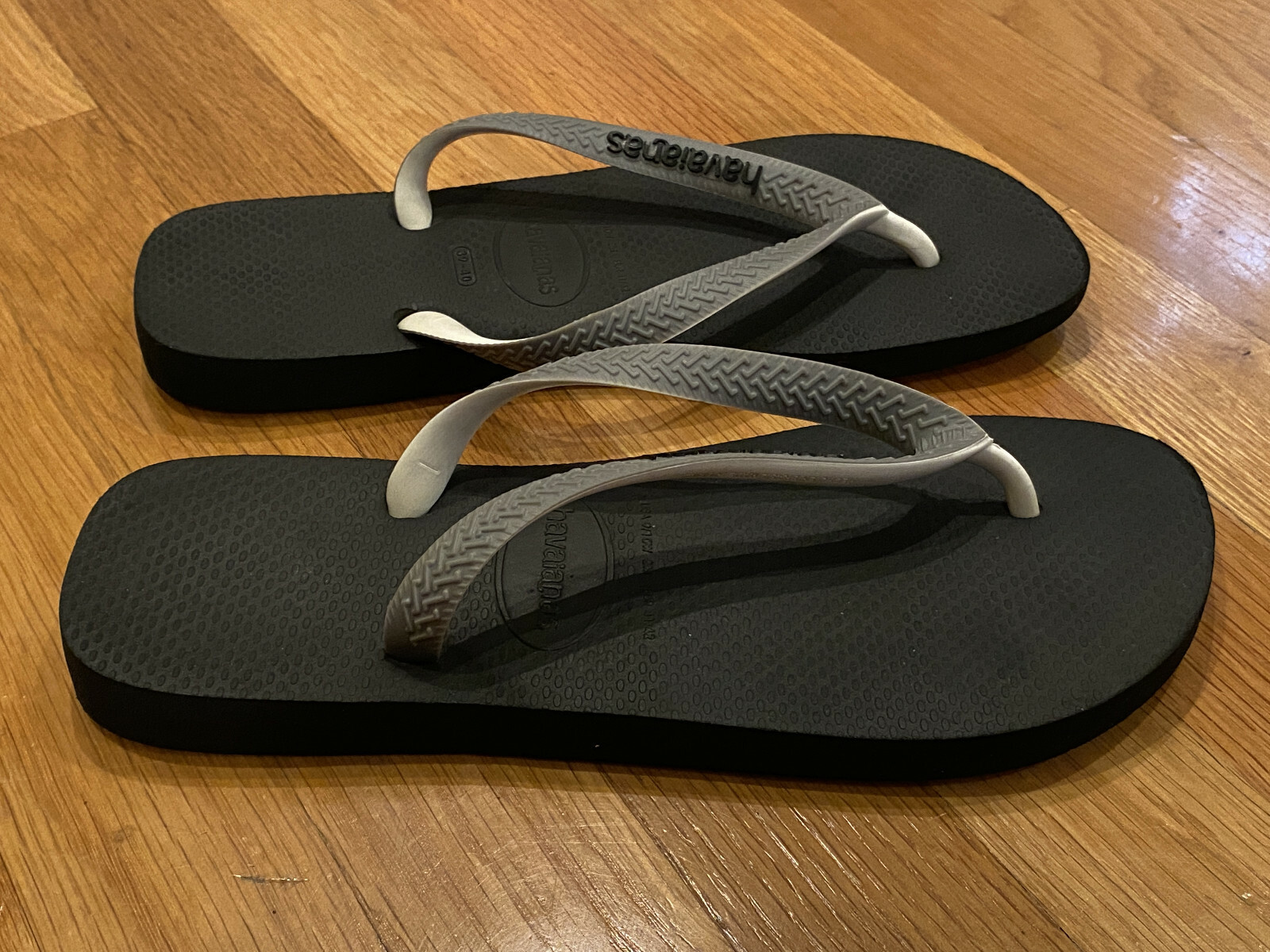 Womens Havaianas Black & Silver Grey 39-40 Flip Flops USA 9/10W 8M EUR 41/42 EUC