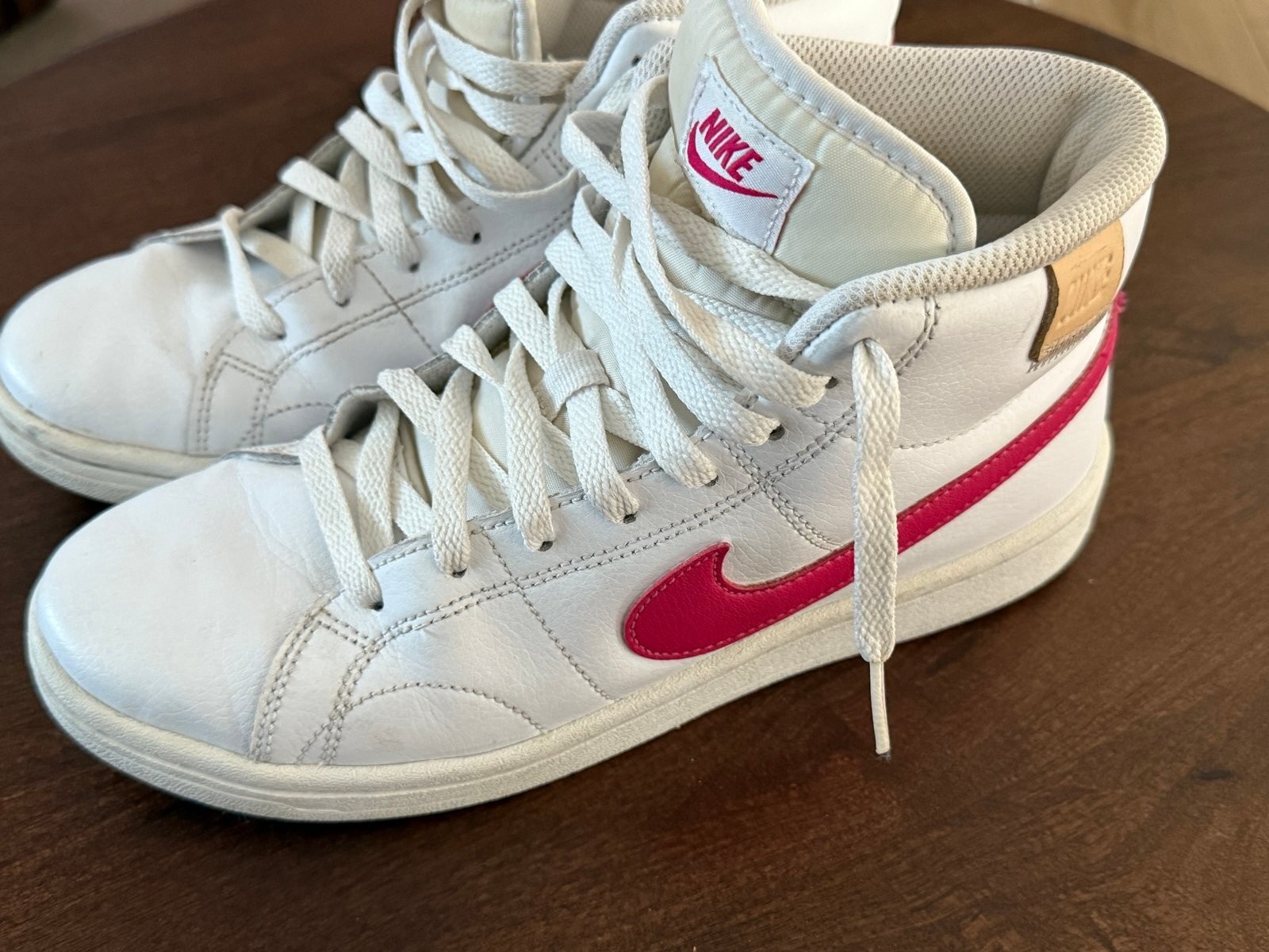 Nike women’s Court Royale 2 Mid ‘White Rush Pink’
