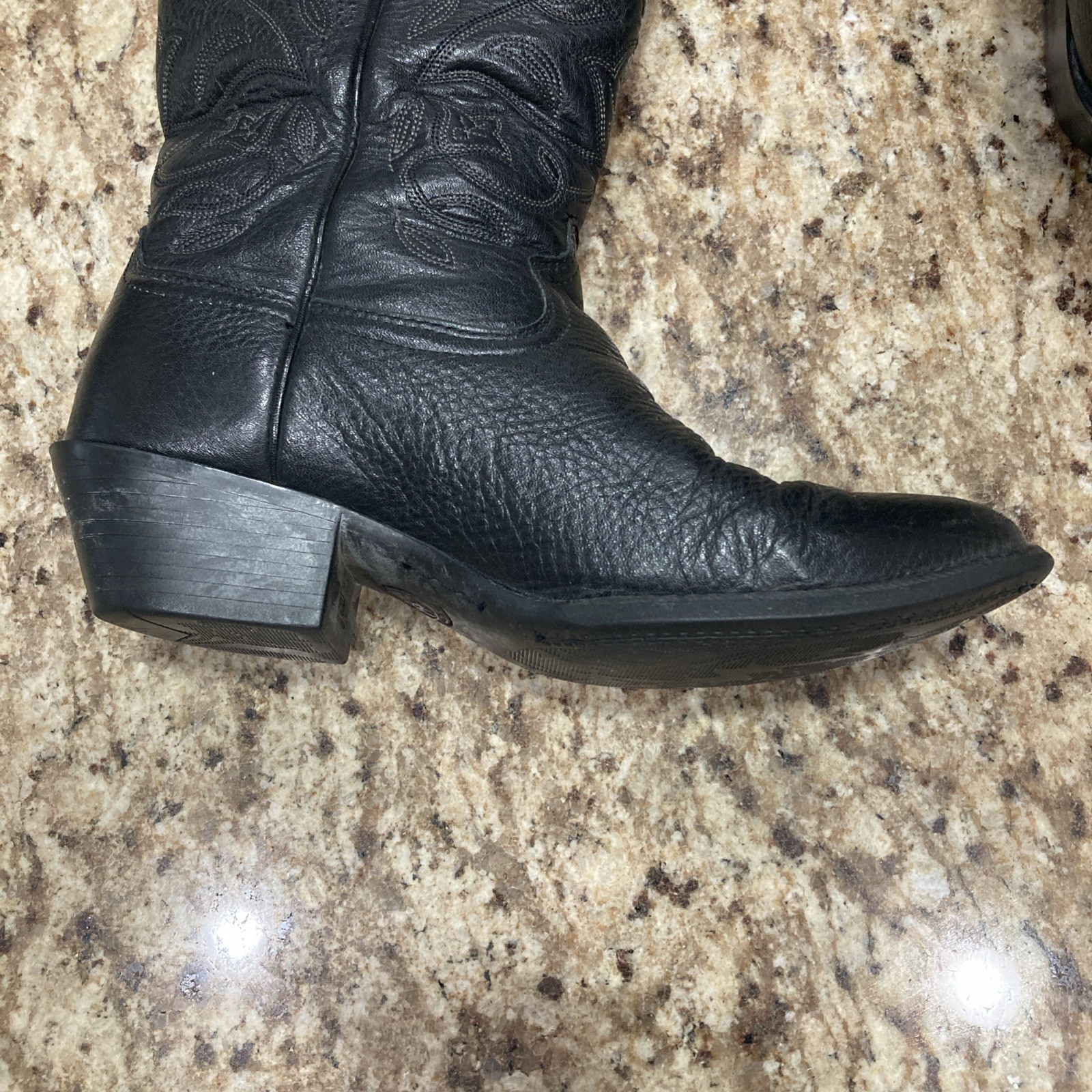 Ariat Woman’s Heritage R Toe Cowgirl Boots Black Leather Size 7.5C 10001037