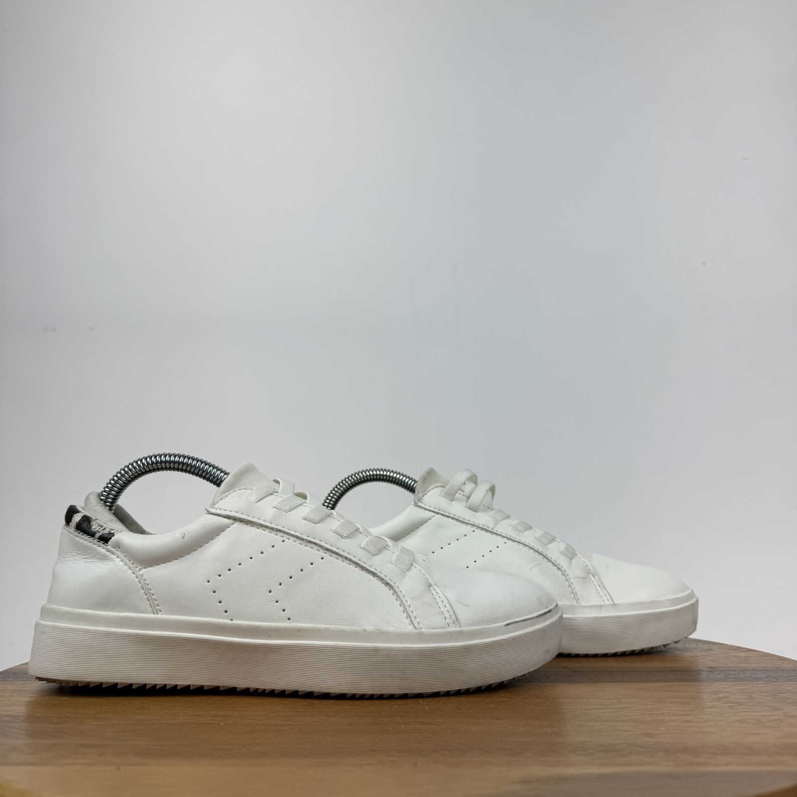 Womens Dr Scholls Wink Lace Ivory Faux Leather Comfort Sneakers Size 8 M GUC