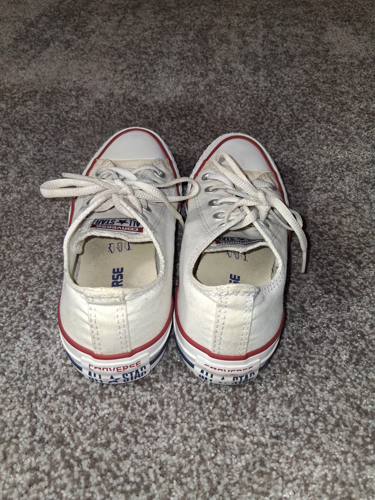 Converse Chuck Taylor All Star Low Top White Canvas Sneakers Mens [4] Womens [6]
