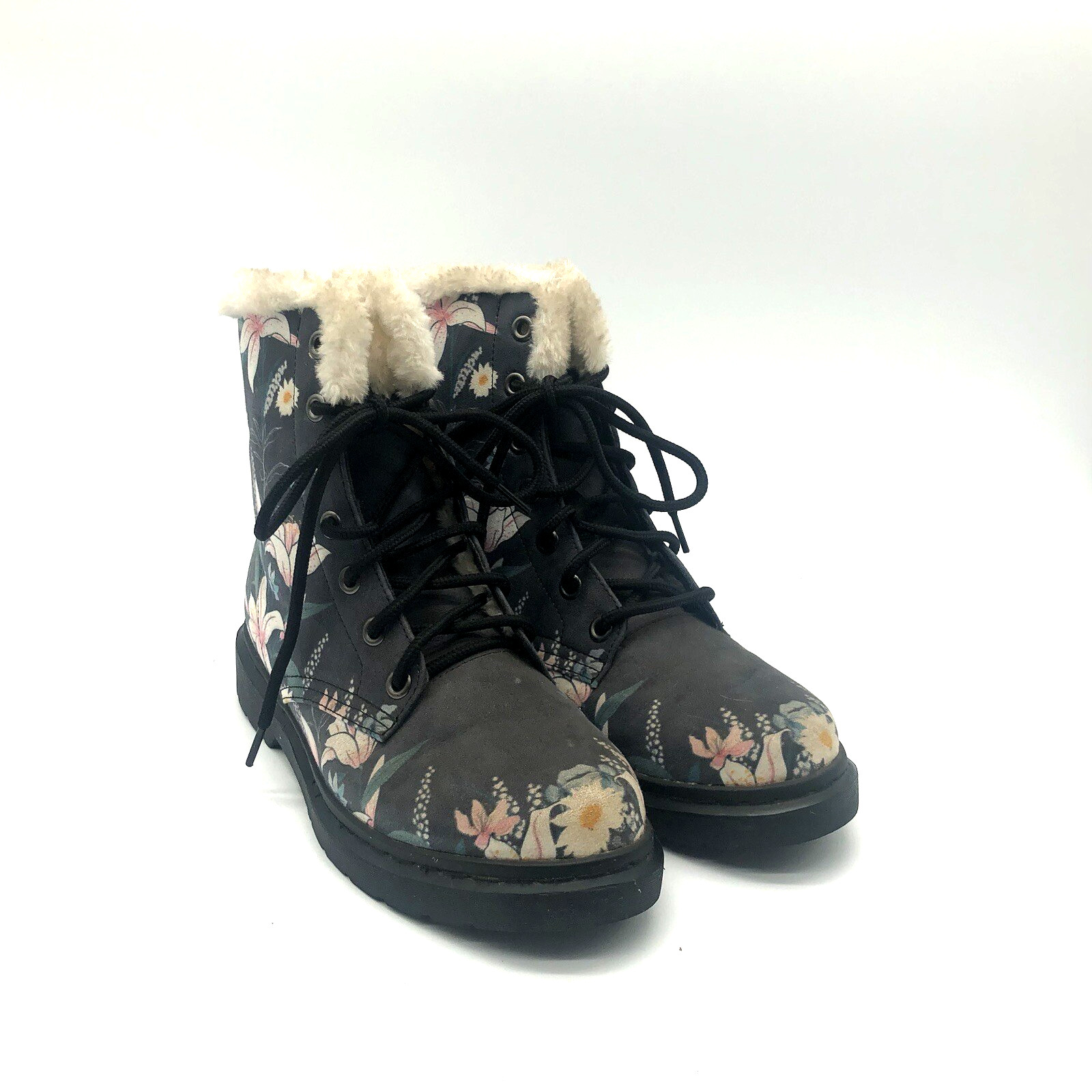 Yes We Vibe Boots Women’s 6.5 Charcoal Gray Lilly Floral Vegan Leather Print
