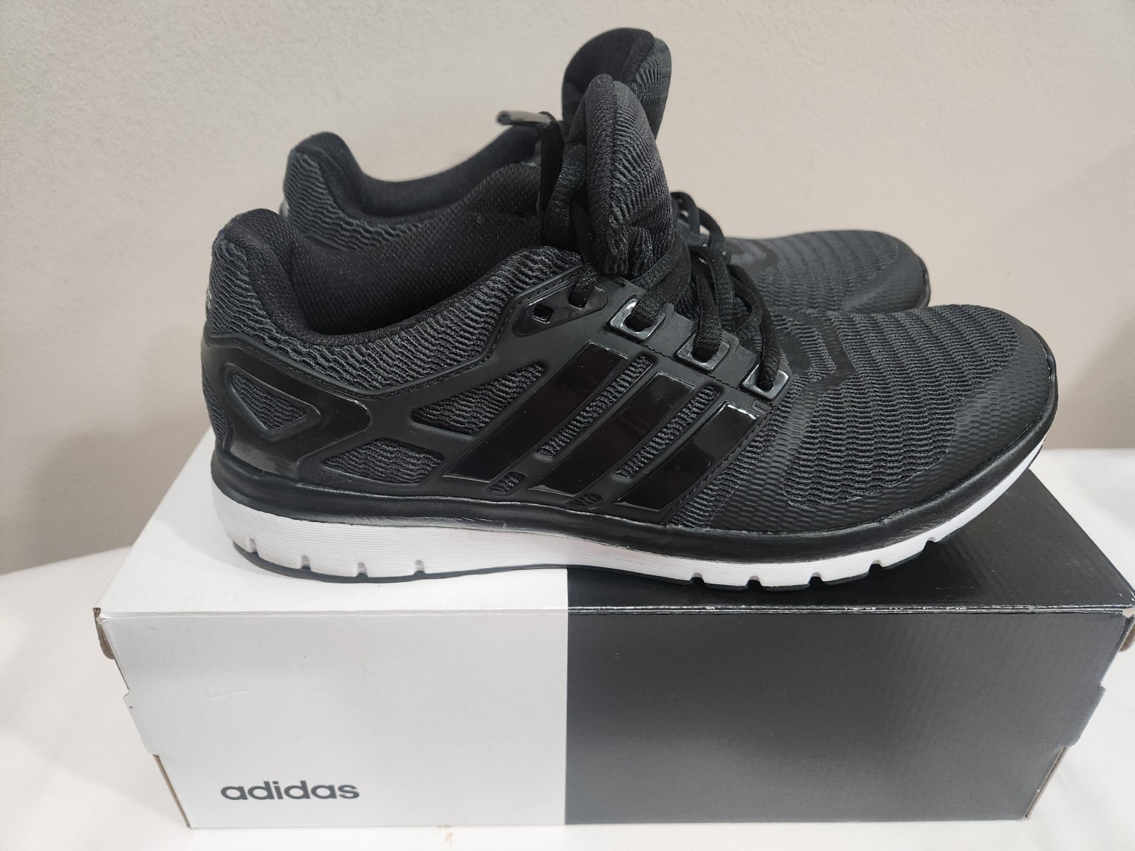 ADIDAS ENERGY CLOUD V WOMEN 9 US BLACK BY1917 RUNNING INDONESIA WITH BOX SPORT
