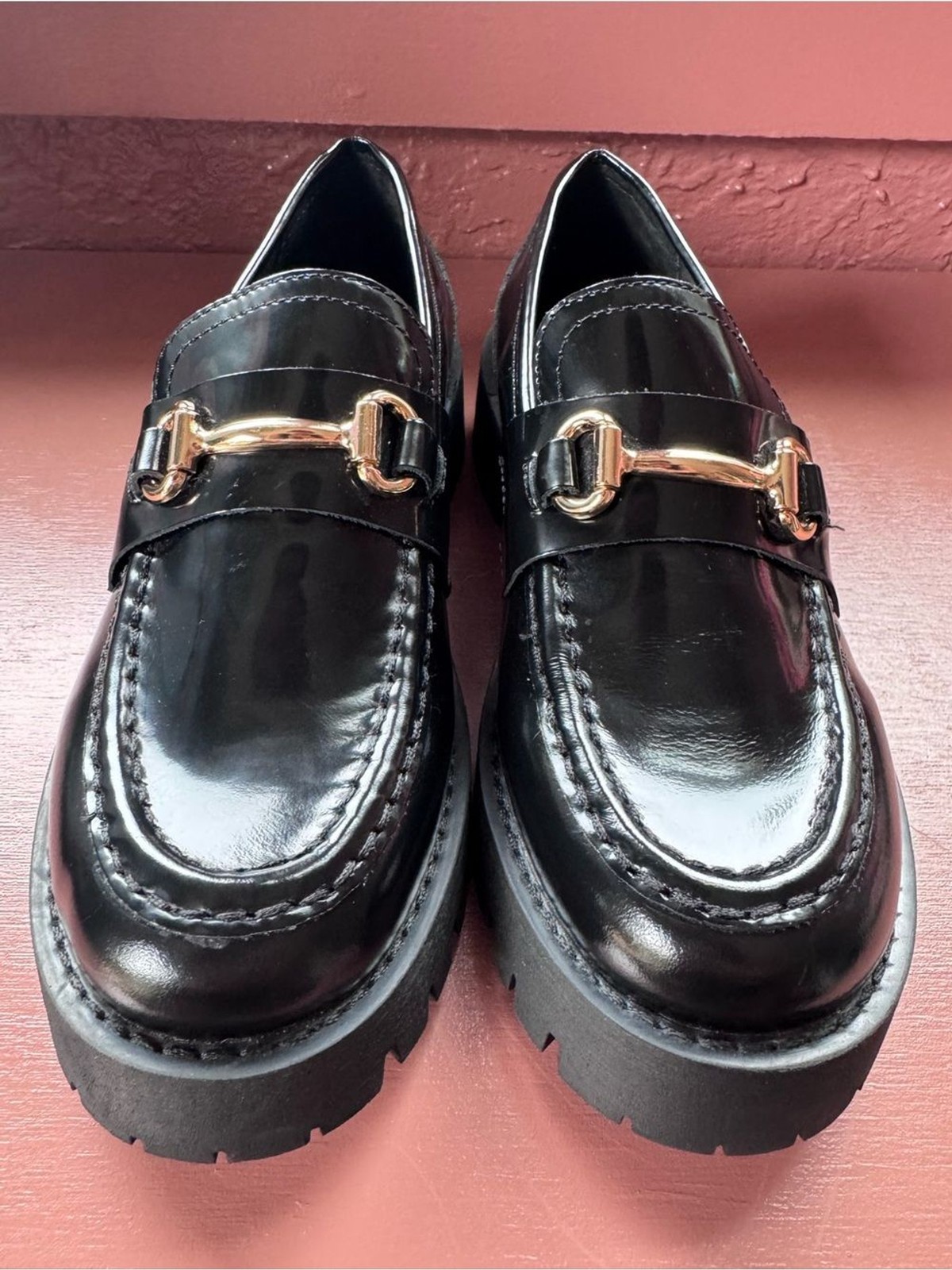 Steve Madden Lando Black Leather Chunky Loafers with Gold Buckle LIKE NEW Size 6