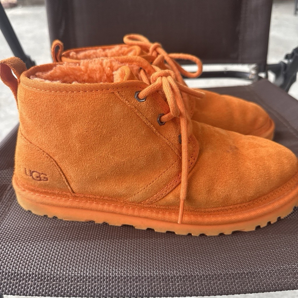 UGG Orange Suede Lined Chukka Ankle Boots Lace Up Round Toe US 8
