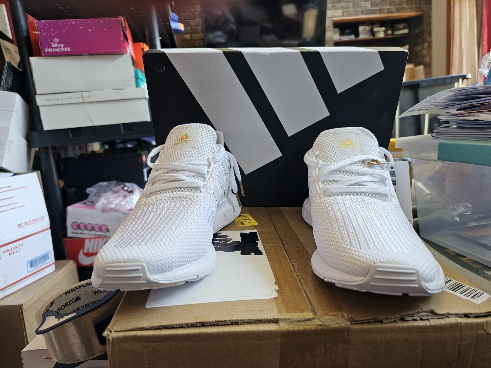 adidas Swift Run 1.0 IE7480 Cloud White Lace Up Knit Women’s Low Top Sneaker